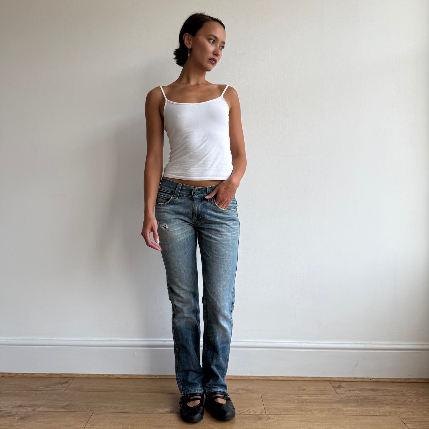 Levi’s cinch back jeans - Size
