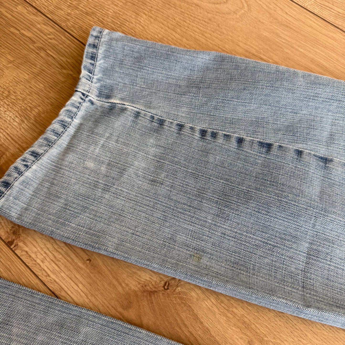 Levi’s engineered light wash patch jeans - Size 31x32