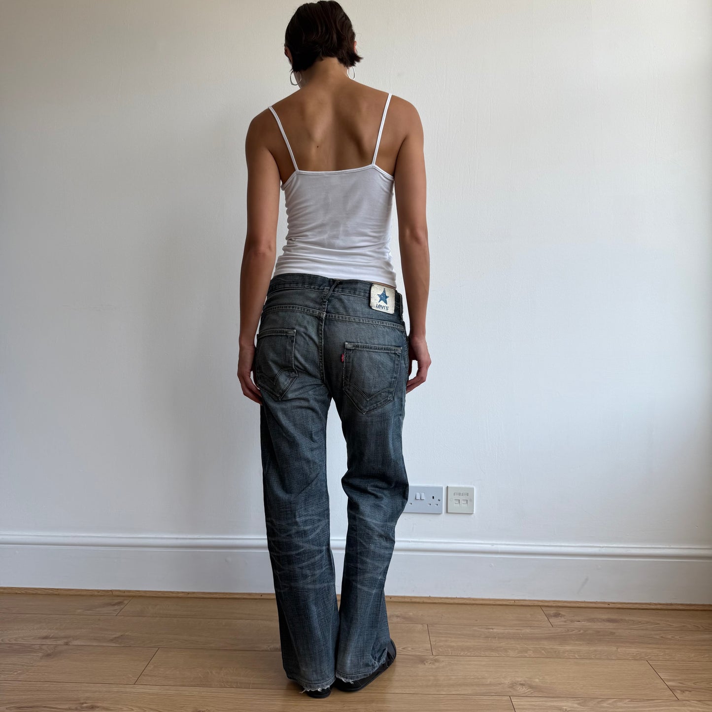 Levi’s mid wash star jeans - Size 33x34