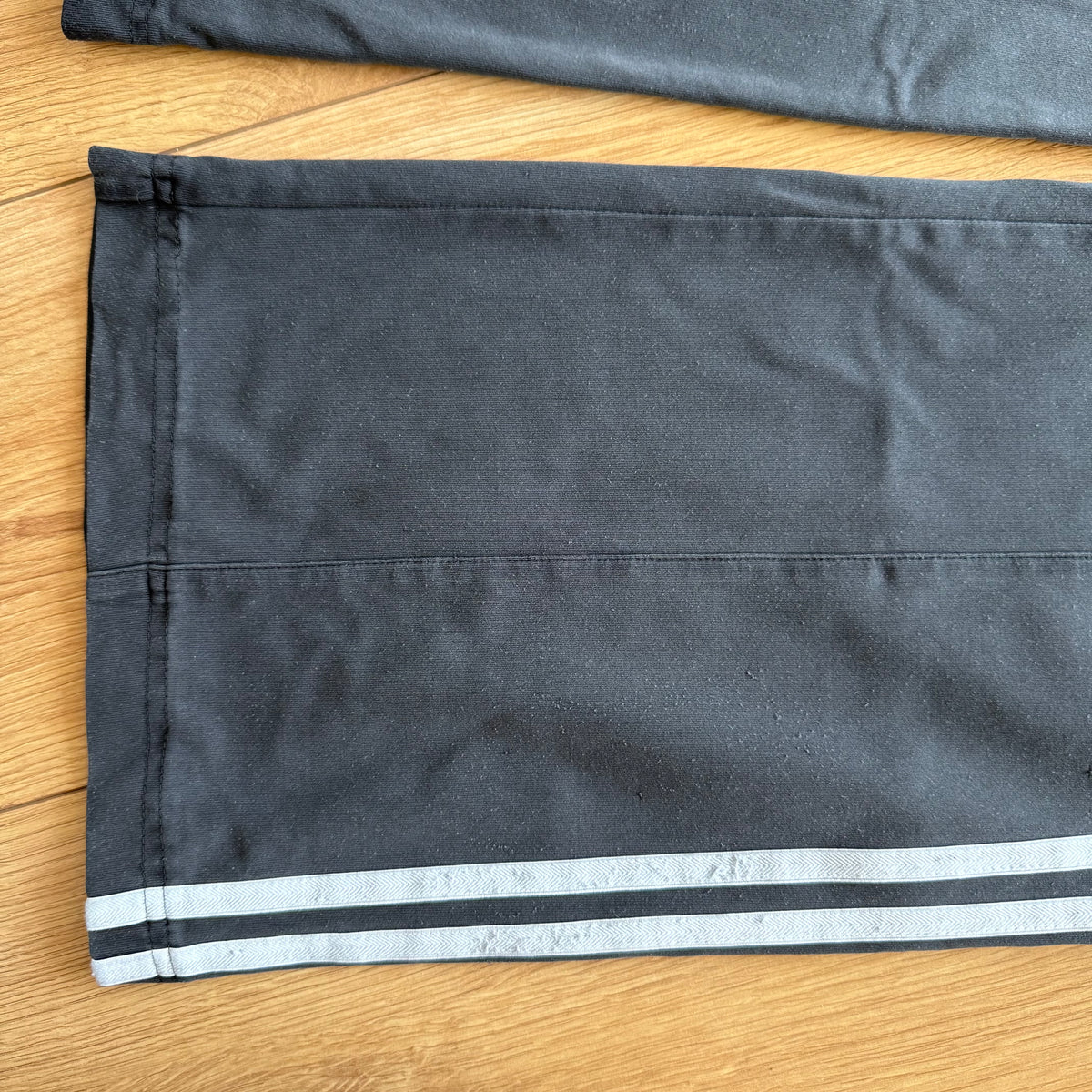 Black o-ring Adidas flared yoga pants - Size XS