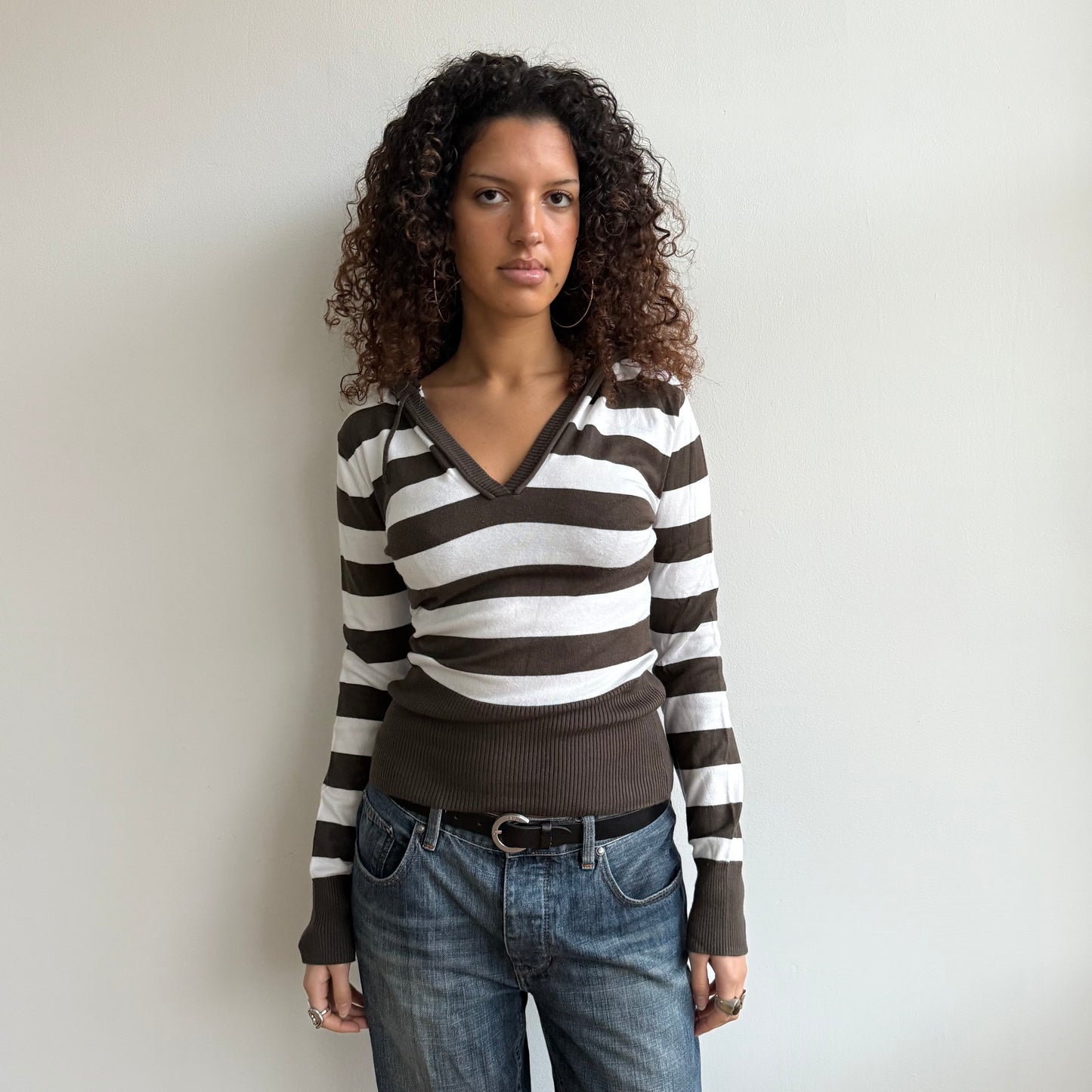 Brown and white striped hoodie - Size M