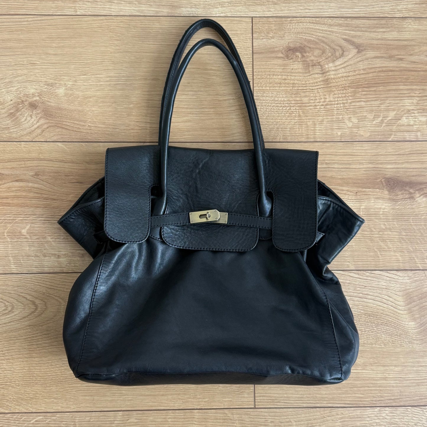 Black leather ‘firkin’ bag - One Size