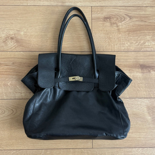 Black leather ‘firkin’ bag - One Size