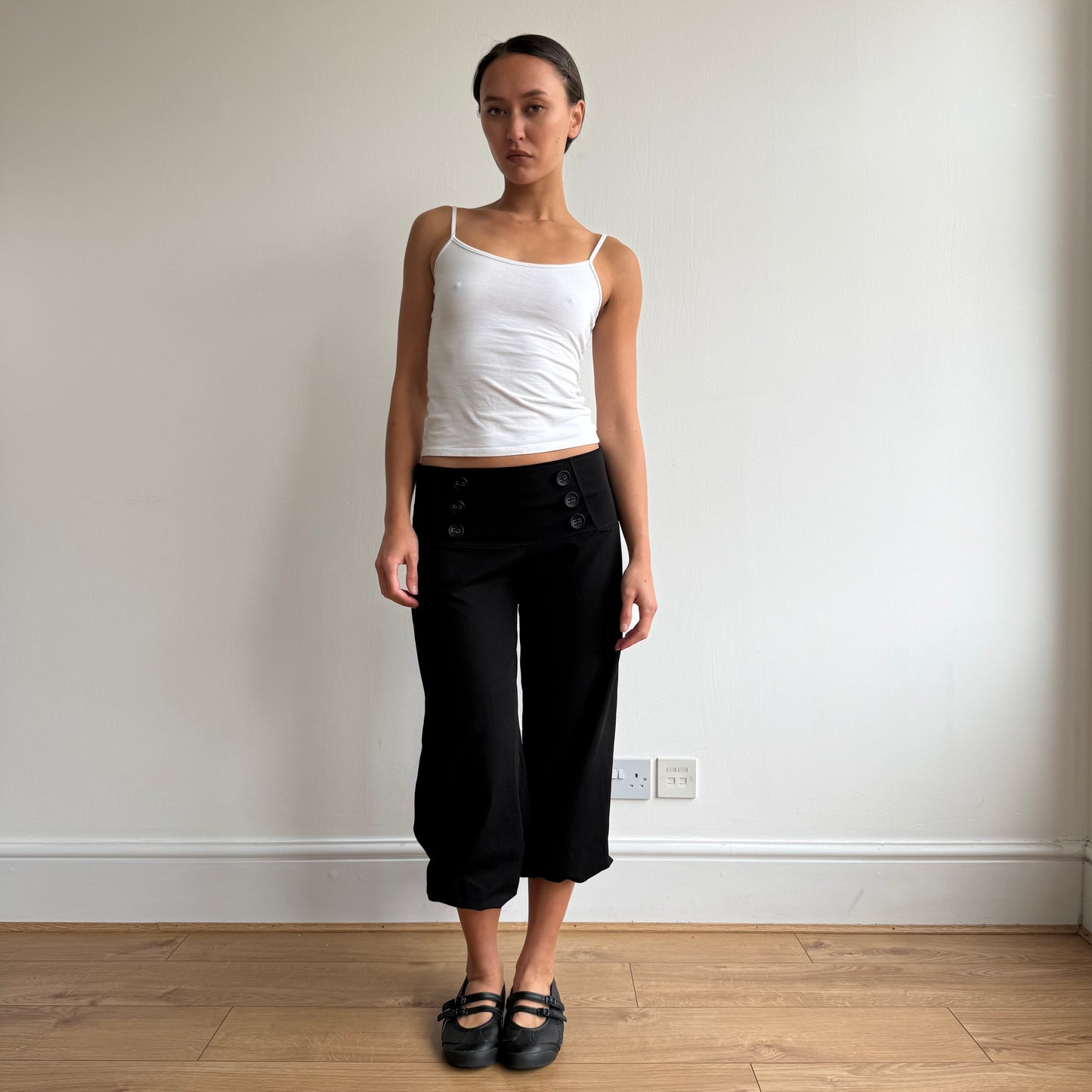 Black button bubble capris - Size S/M