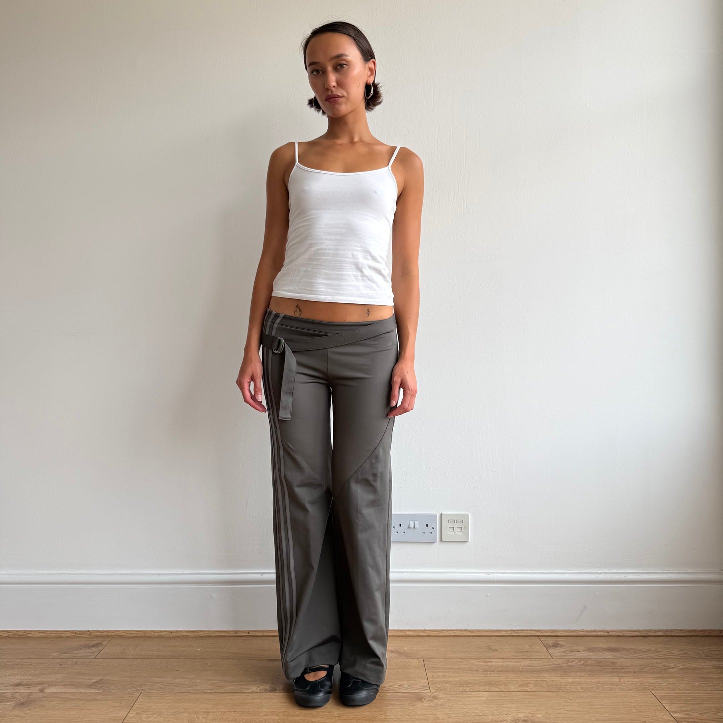 Khaki belt Adidas yoga pants - Size S-M