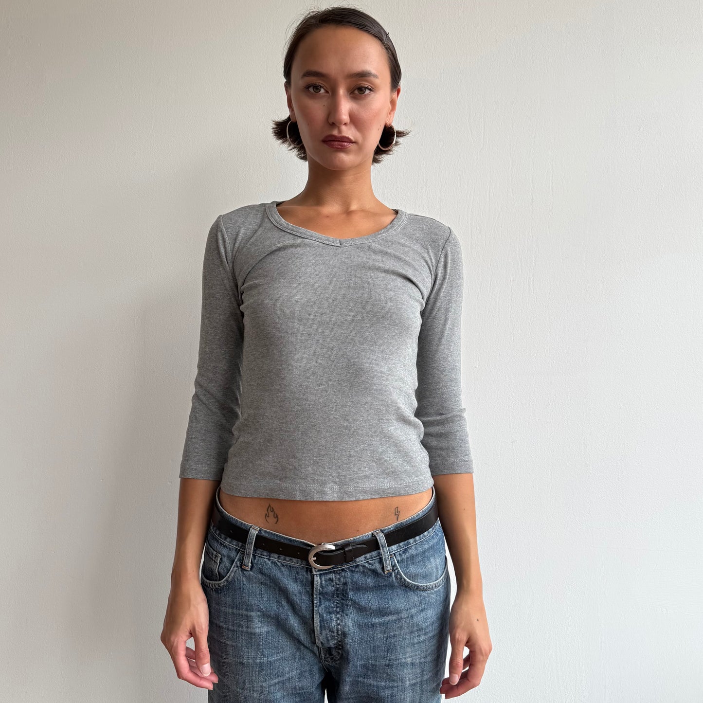 Grey v-neck 3/4 sleeve top - Size S