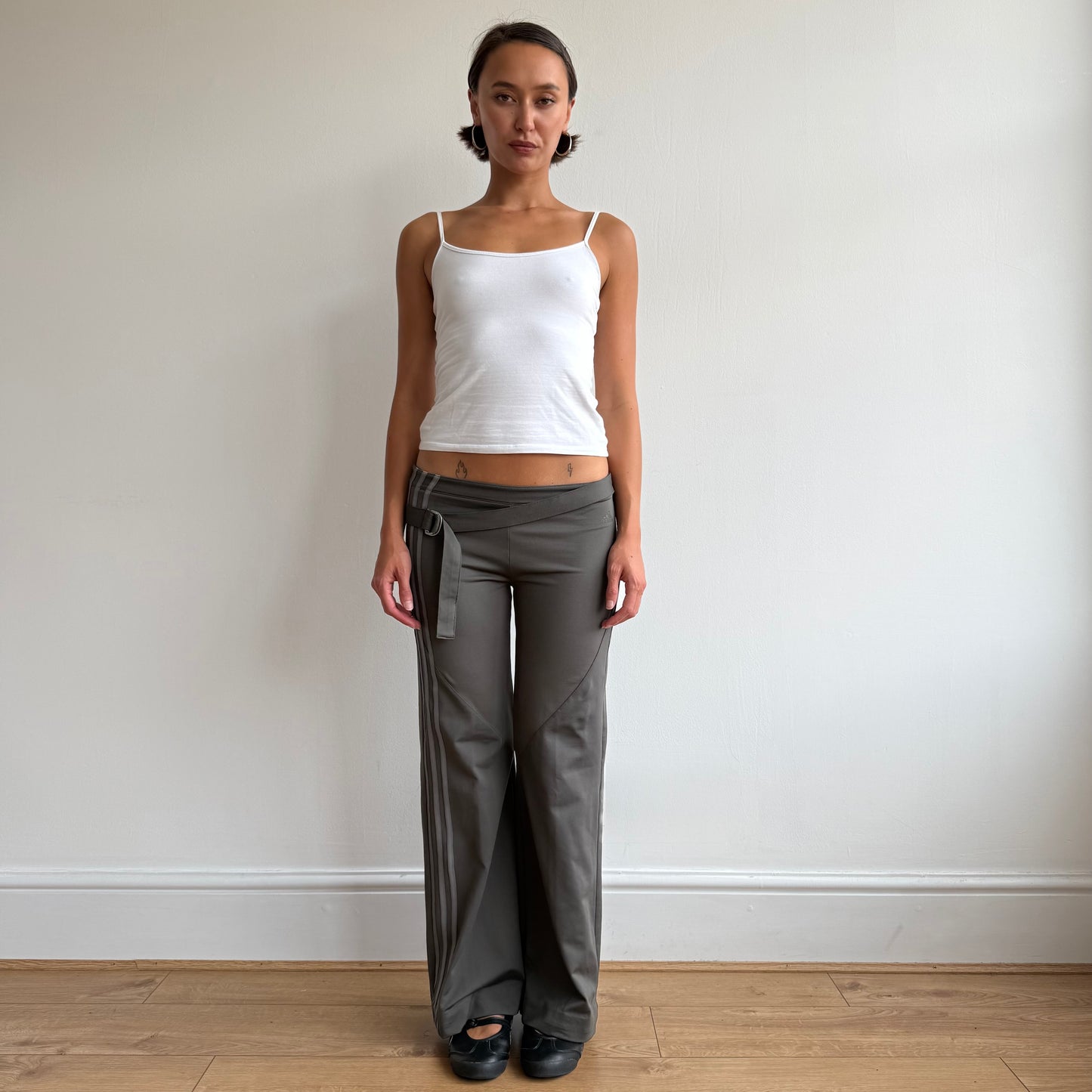 Khaki belt Adidas yoga pants - Size S-M