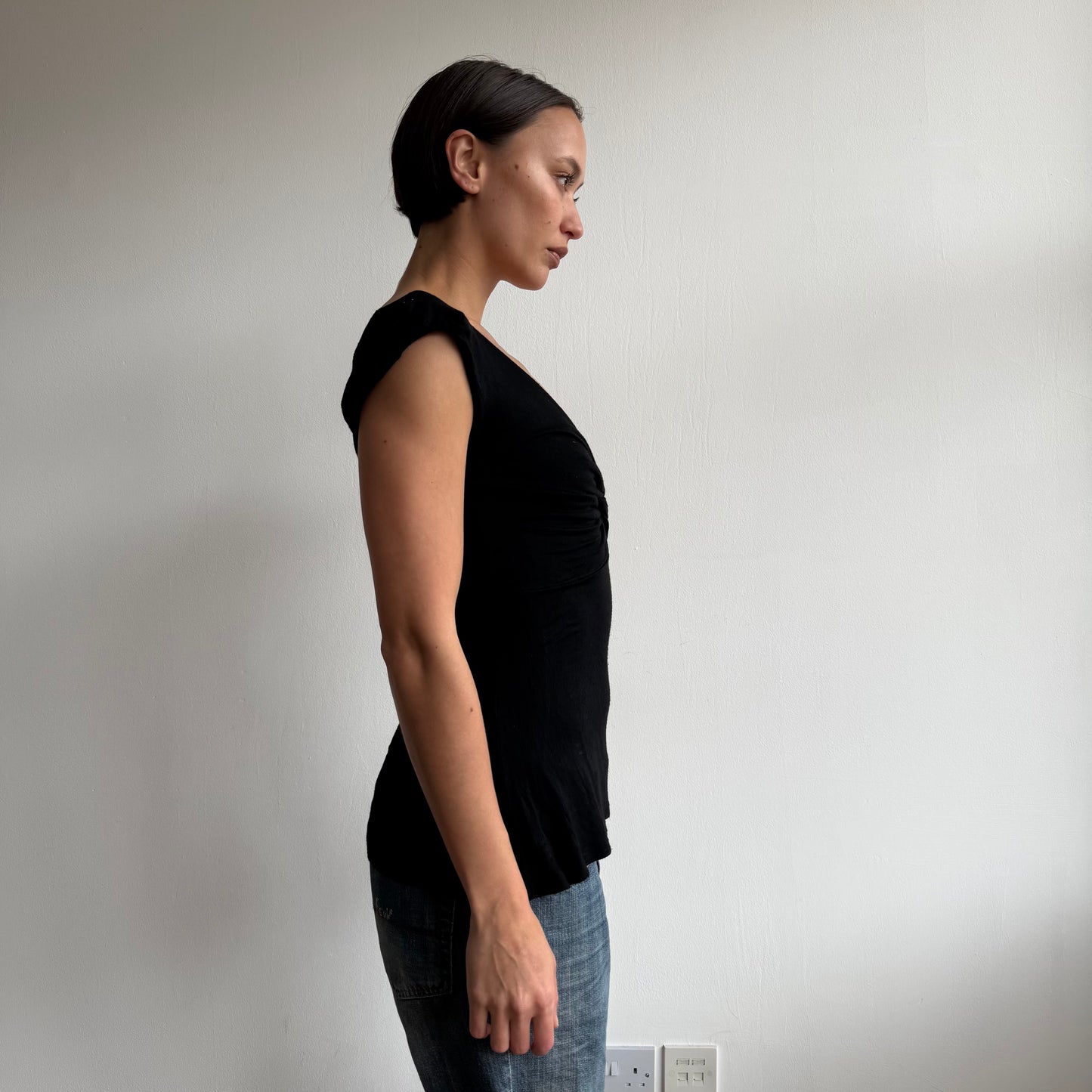 Black twist keyhole short sleeve top - Size S
