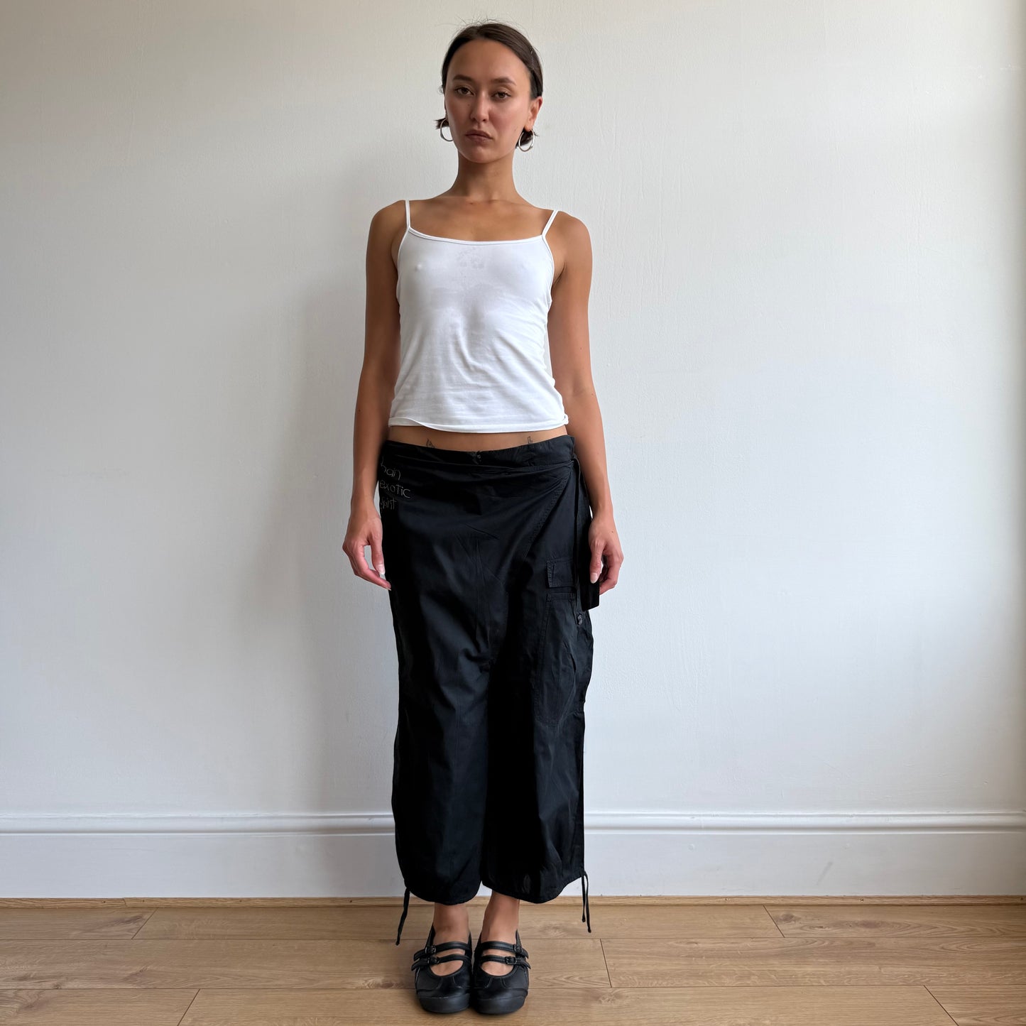 Black Cop Copine wrap front capris - Size M