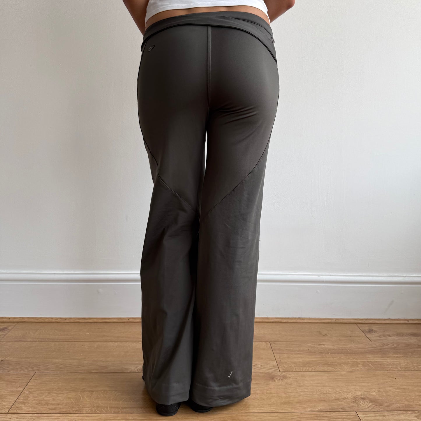 Khaki belt Adidas yoga pants - Size S-M