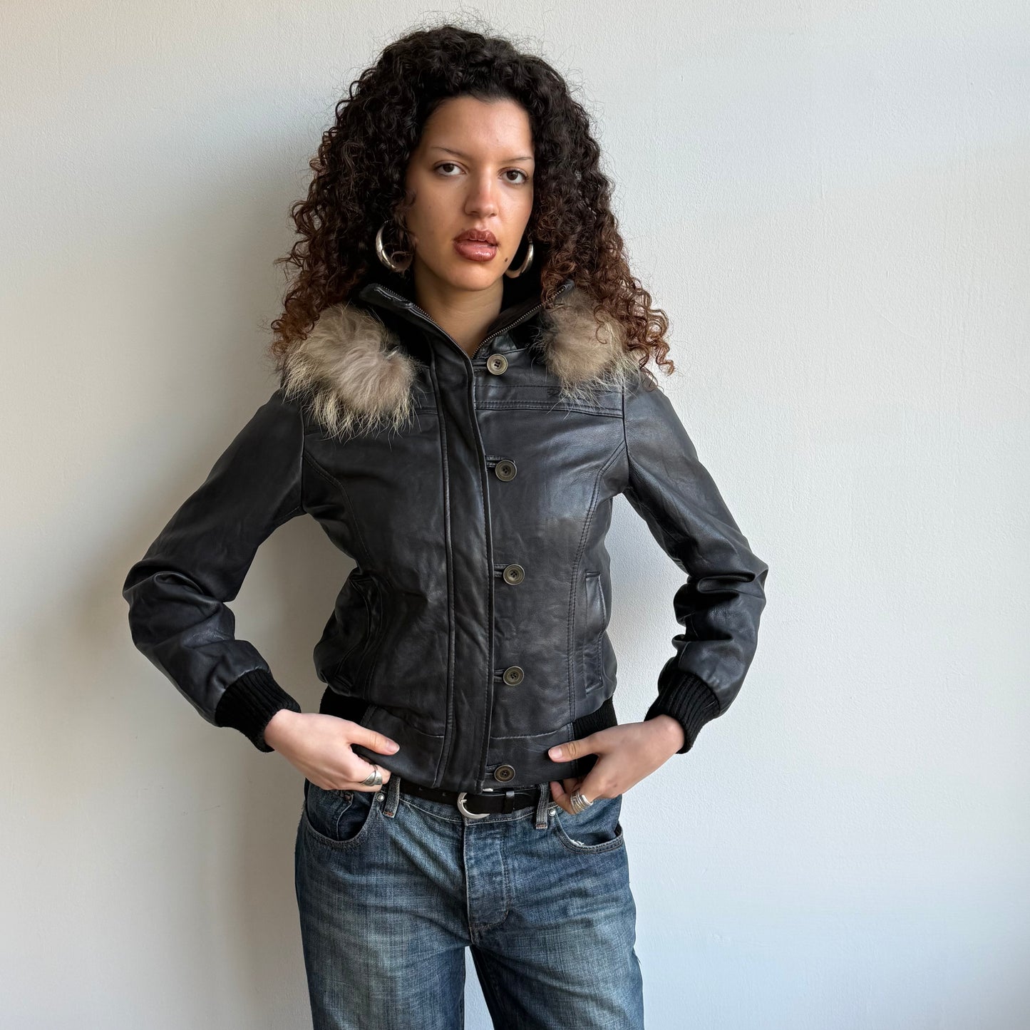 Black leather fur hood bomber - Size S/M