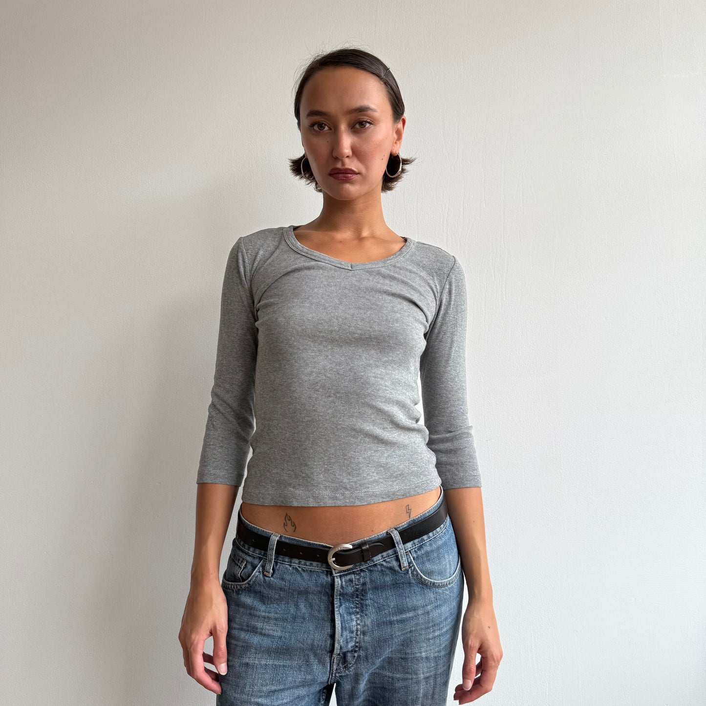 Grey v-neck 3/4 sleeve top - Size S