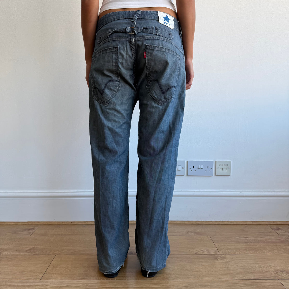 Levi’s cinch back star jeans - Size 30x32