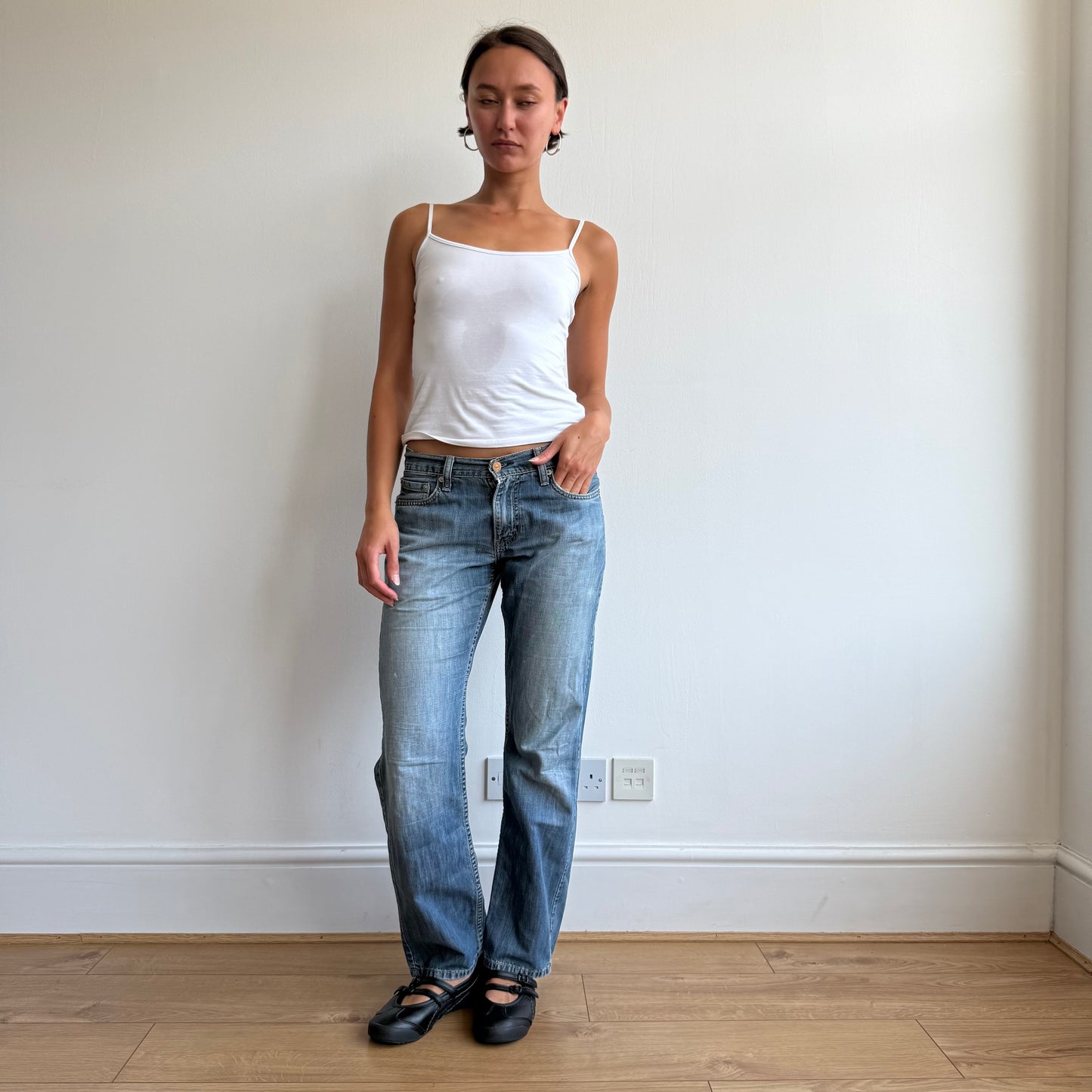 Levi’s mid wash straight fit jeans - Size 29x30
