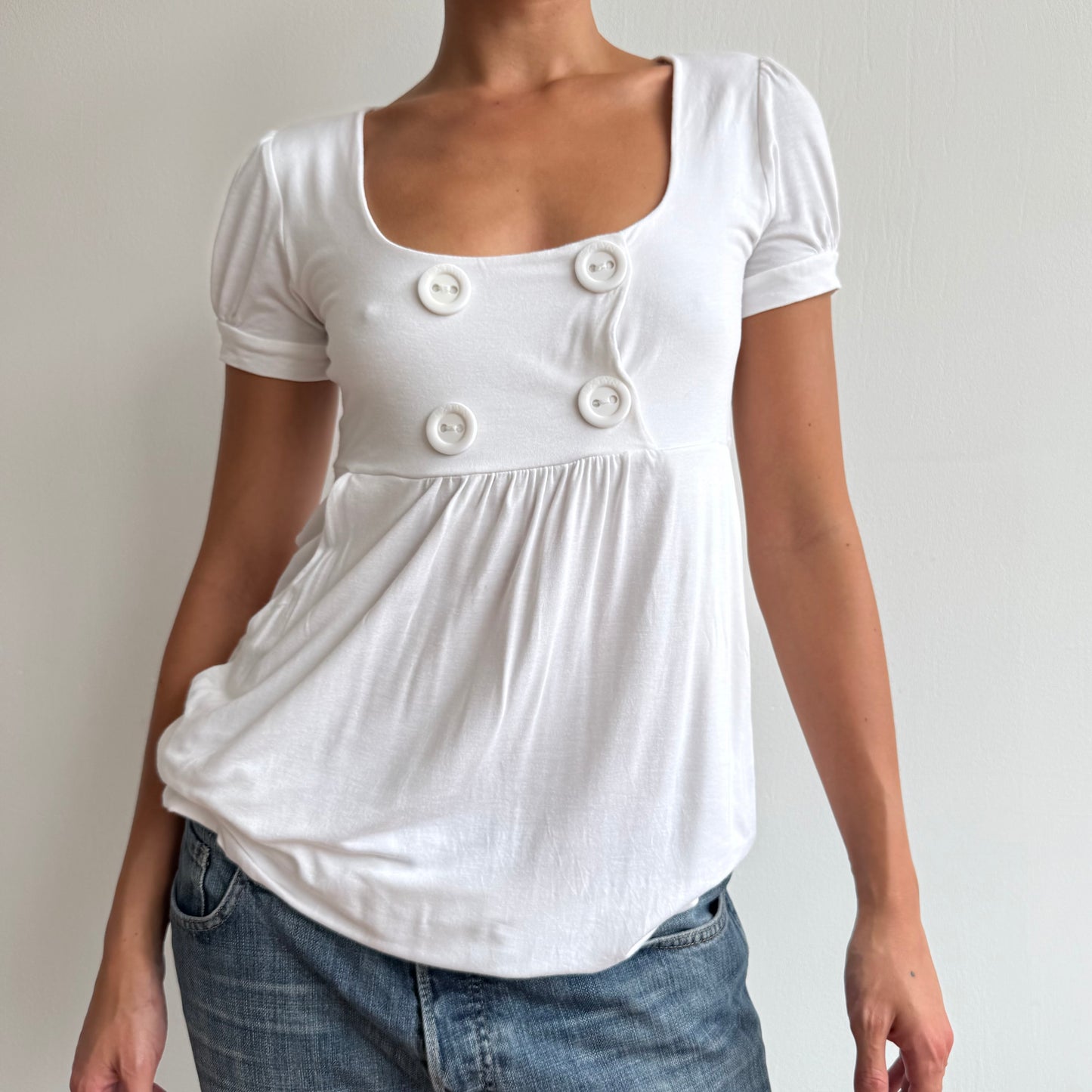 White short sleeve button top - Size M
