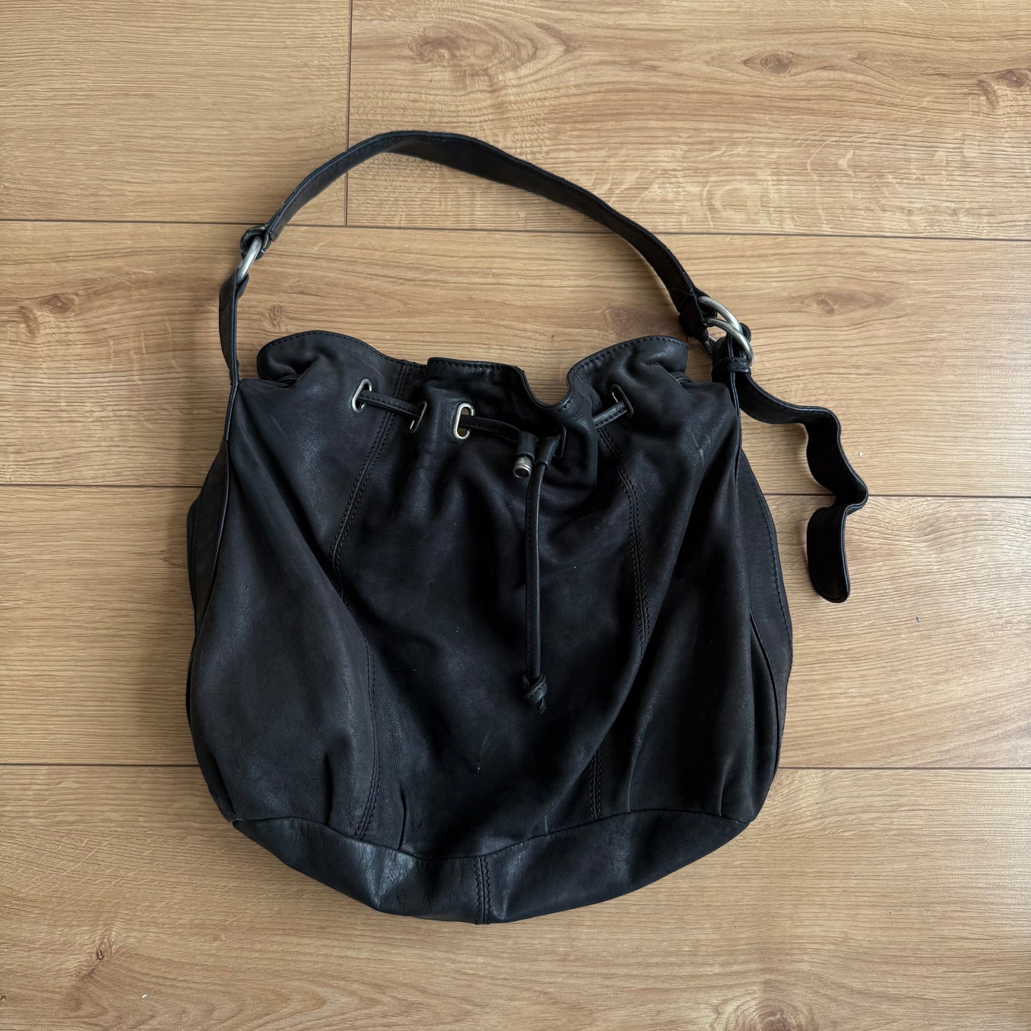 Black leather slouchy handbag - One Size