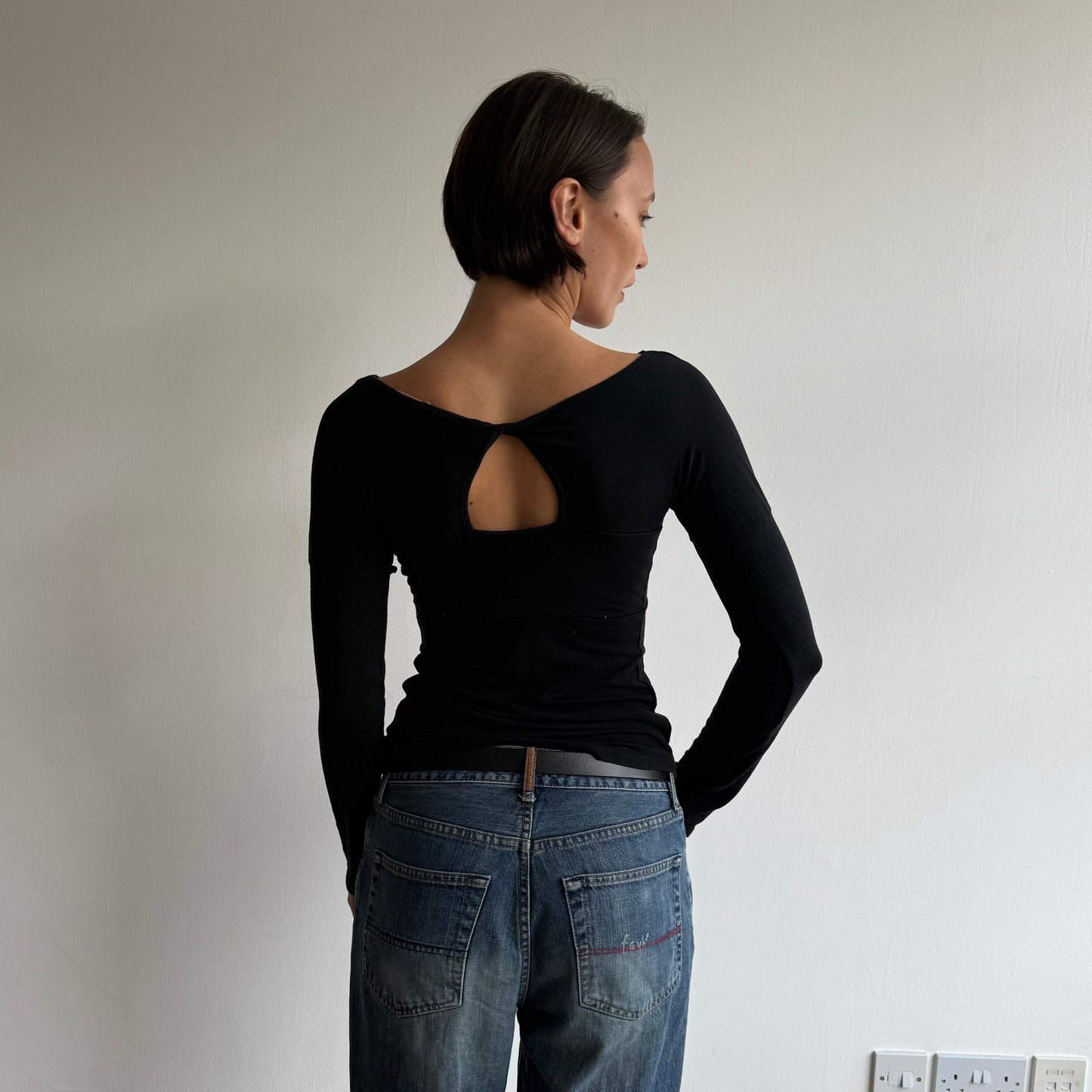 Black twist keyhole top - Size S
