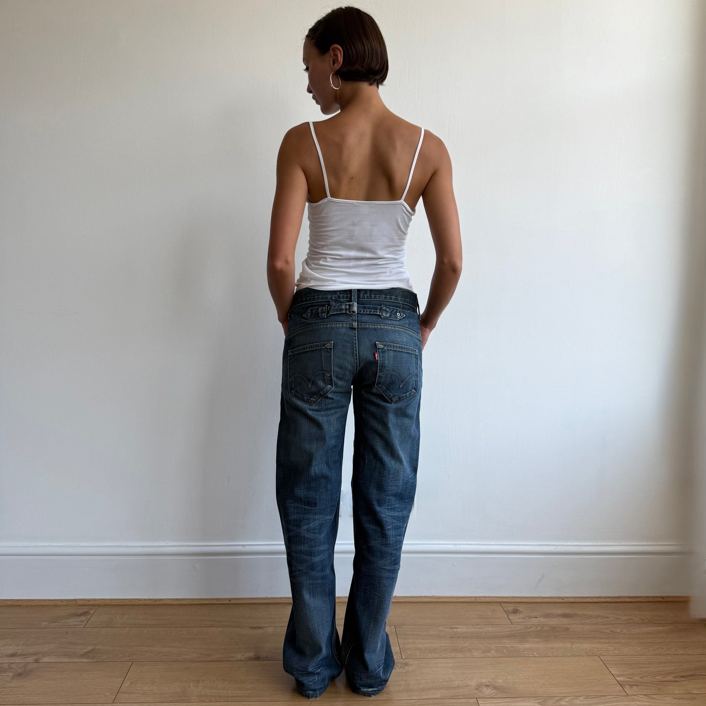 Levi’s cinch back jeans - Size 29x32