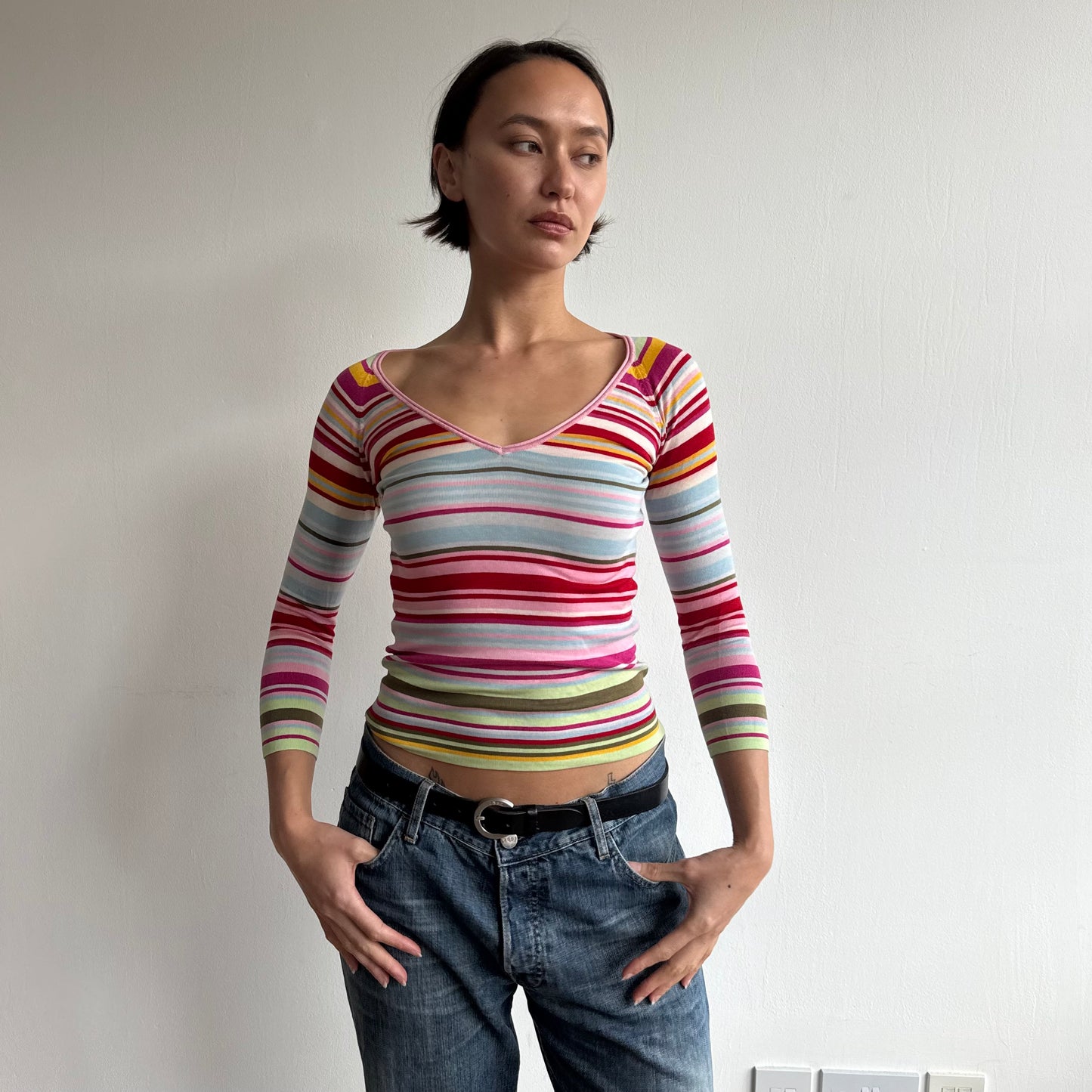 Rainbow striped v-neck knit - Size S