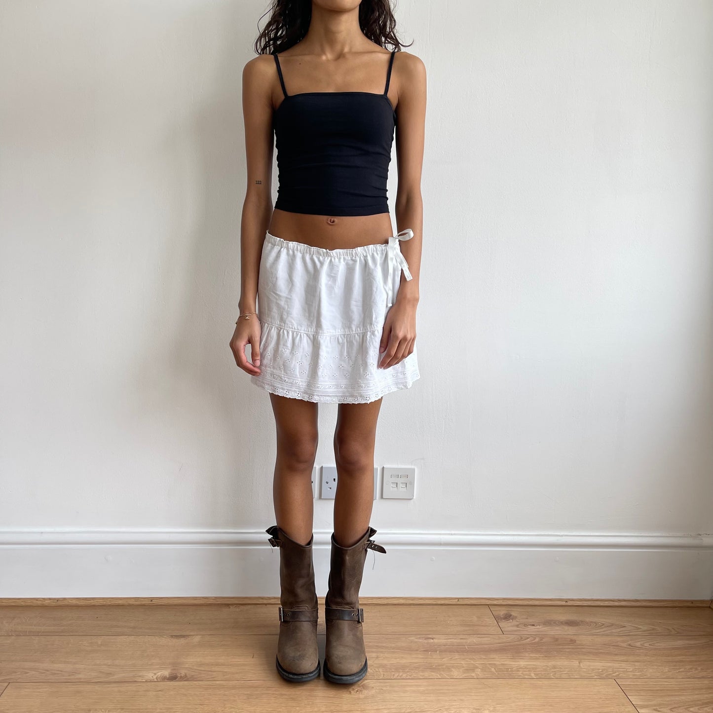 Broderie tie side mini skirt - Size S