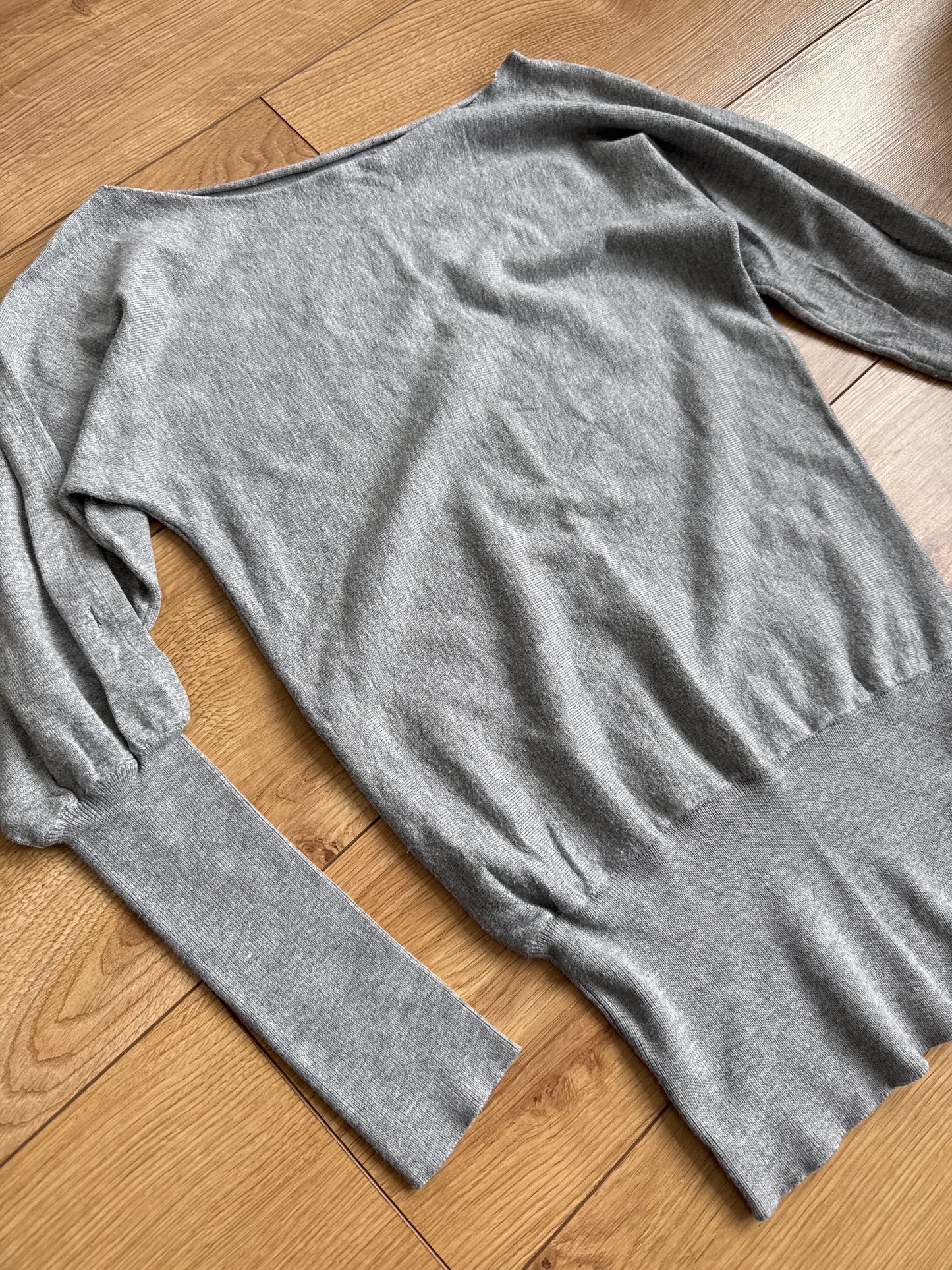 Grey slouchy knit - Size Small