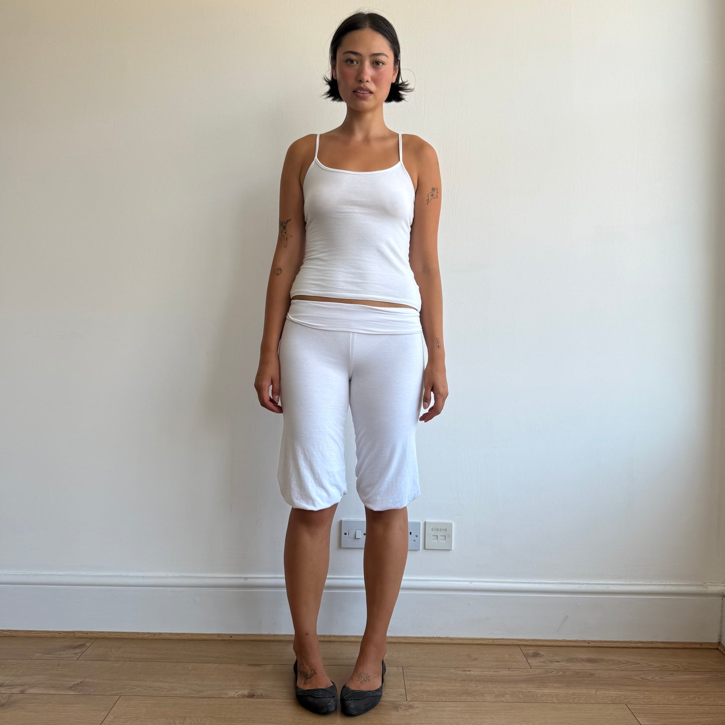 White harem bubble capris - Size XXS/XS