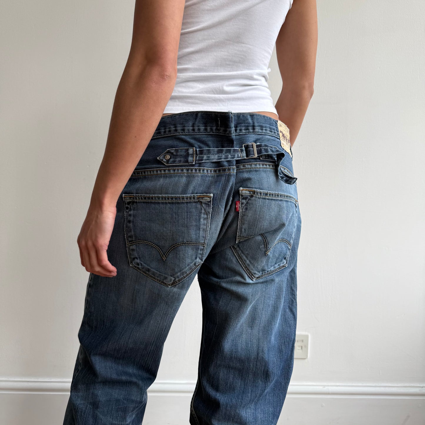 Levi’s cinch back jeans - Size 34x34