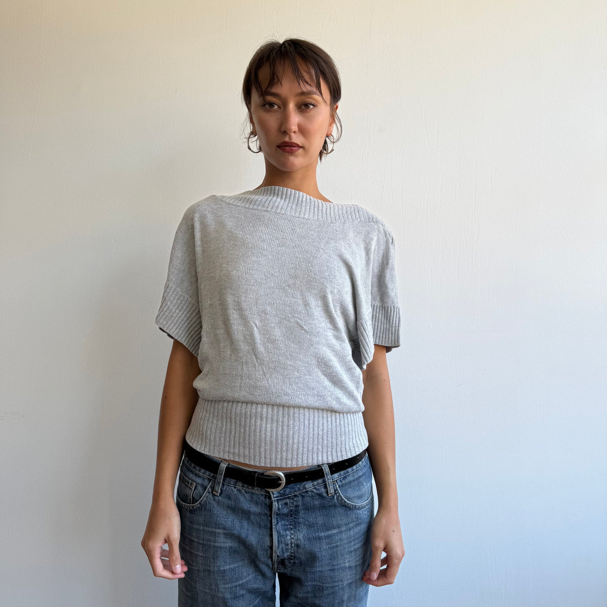 Grey slouchy short sleeve knit - Size M