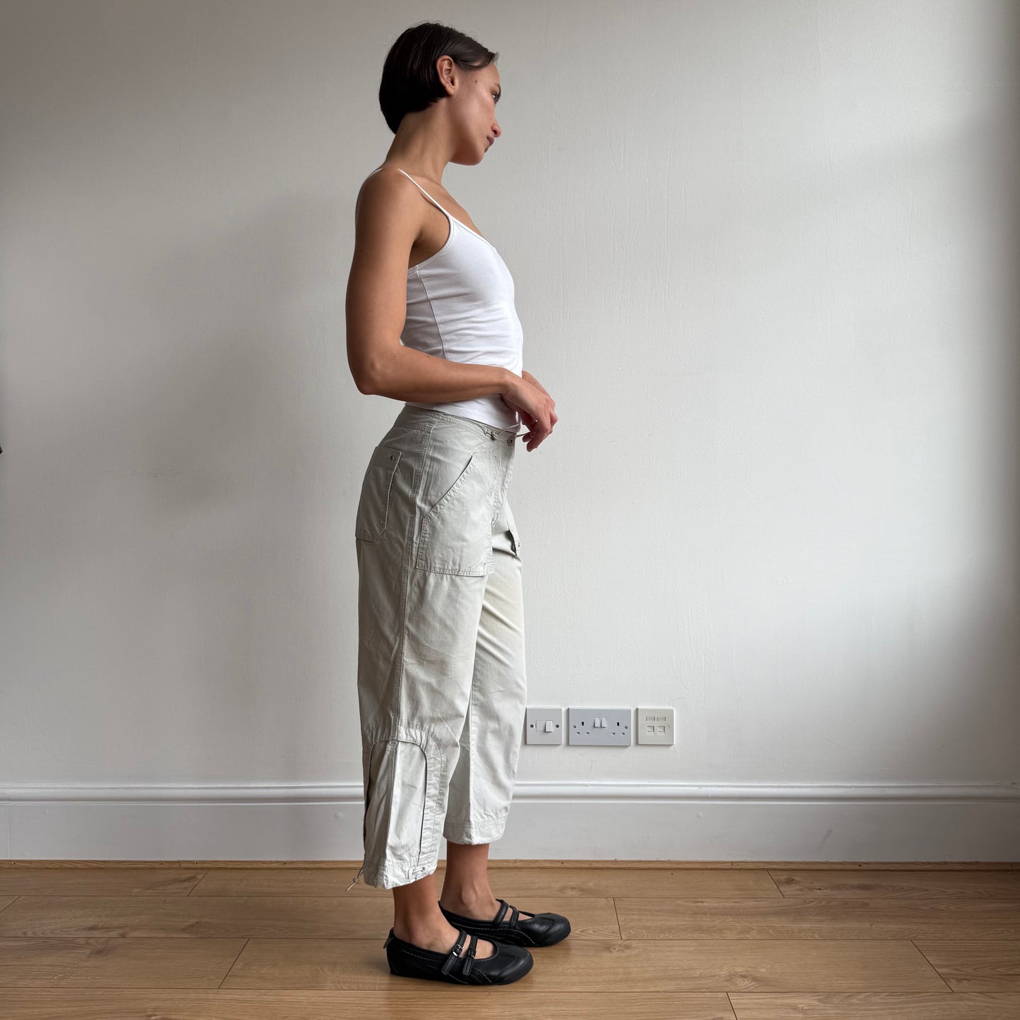 Light grey toggle capris - Size XS