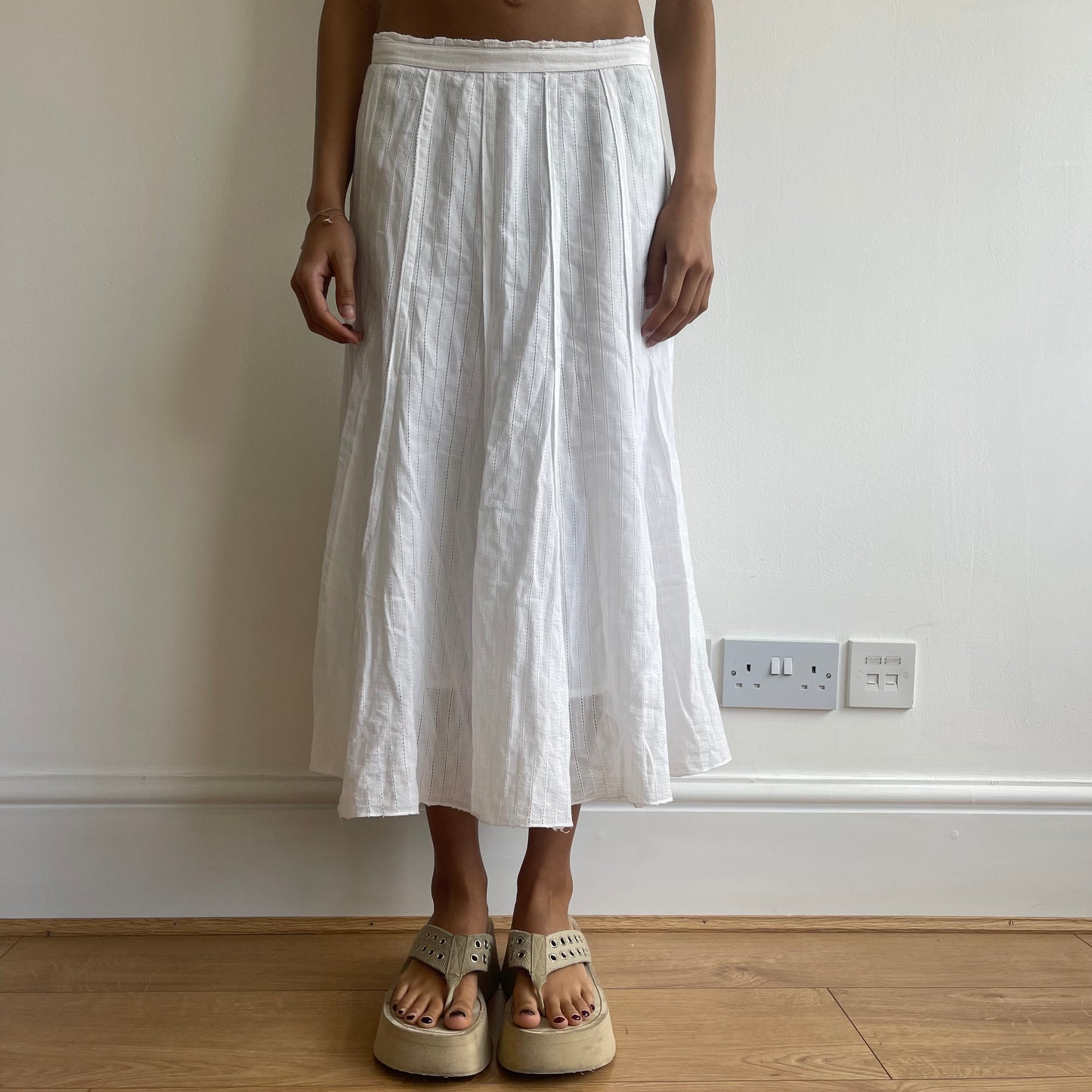 White pleated midi skirt - Size M/L