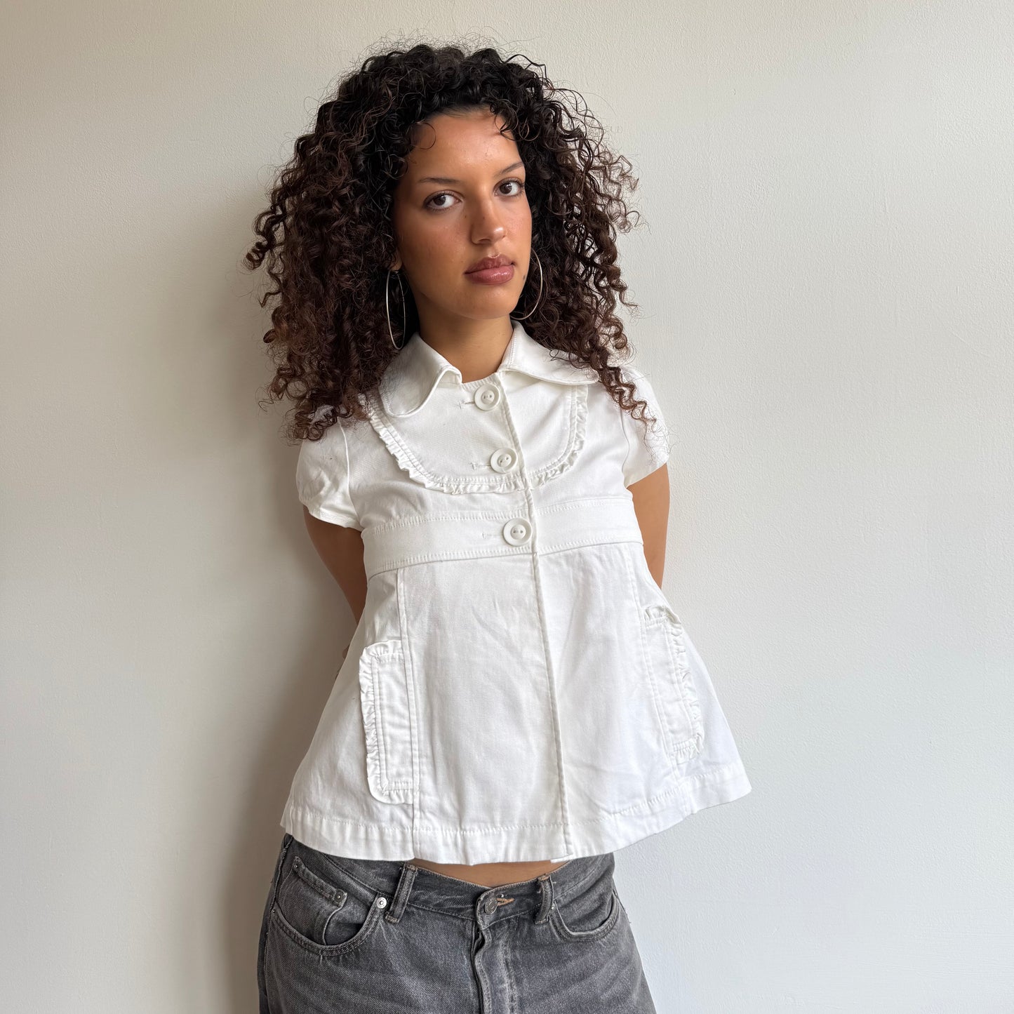 White short sleeve ruffle peacoat - Size S