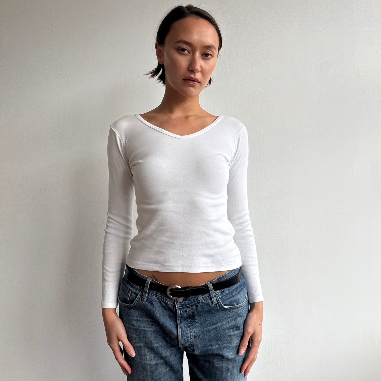 White long sleeve v-neck top - Size S