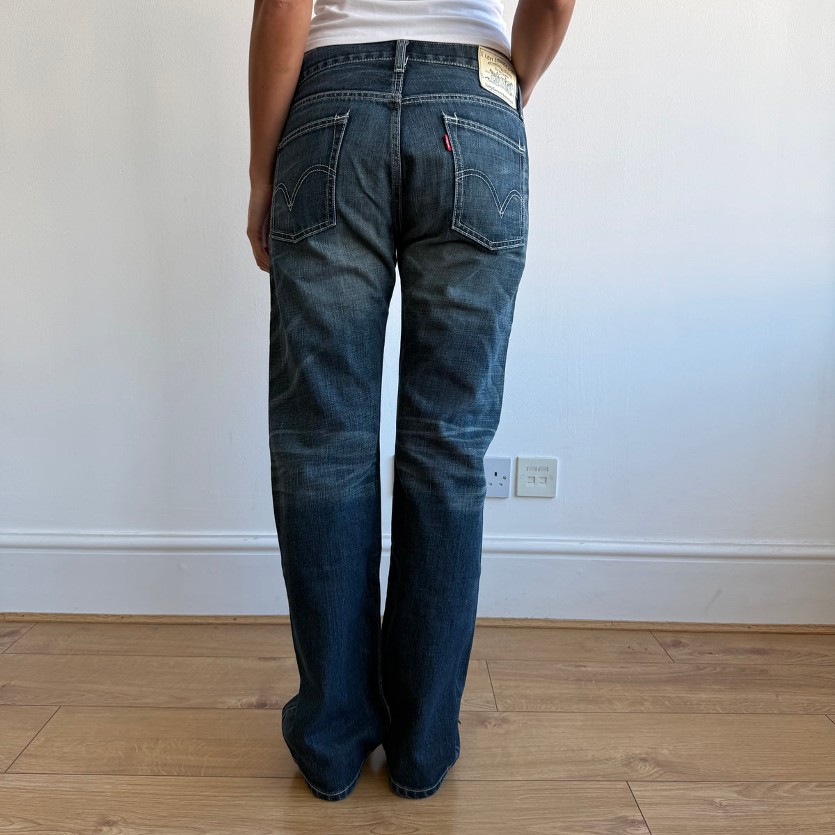 Levi’s mid wash vintage jeans - Size 31x32