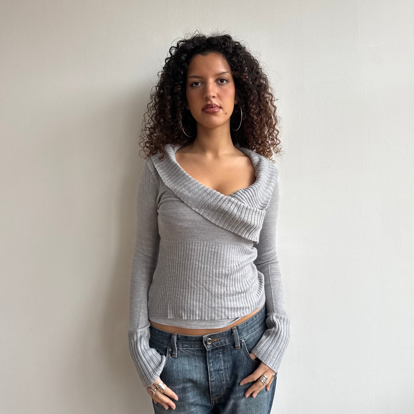 Grey button v-neck knit - Size S + M
