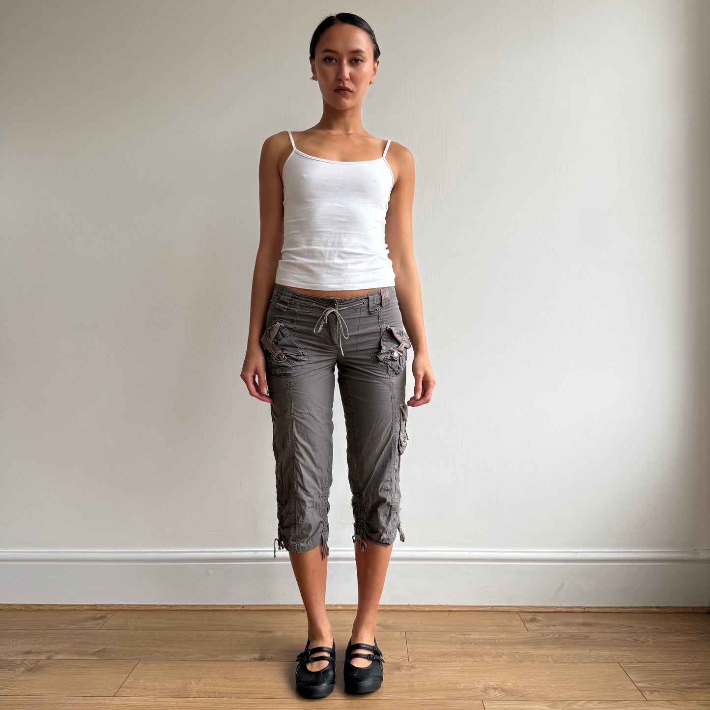 Grey cinch back cargo capris - Size S