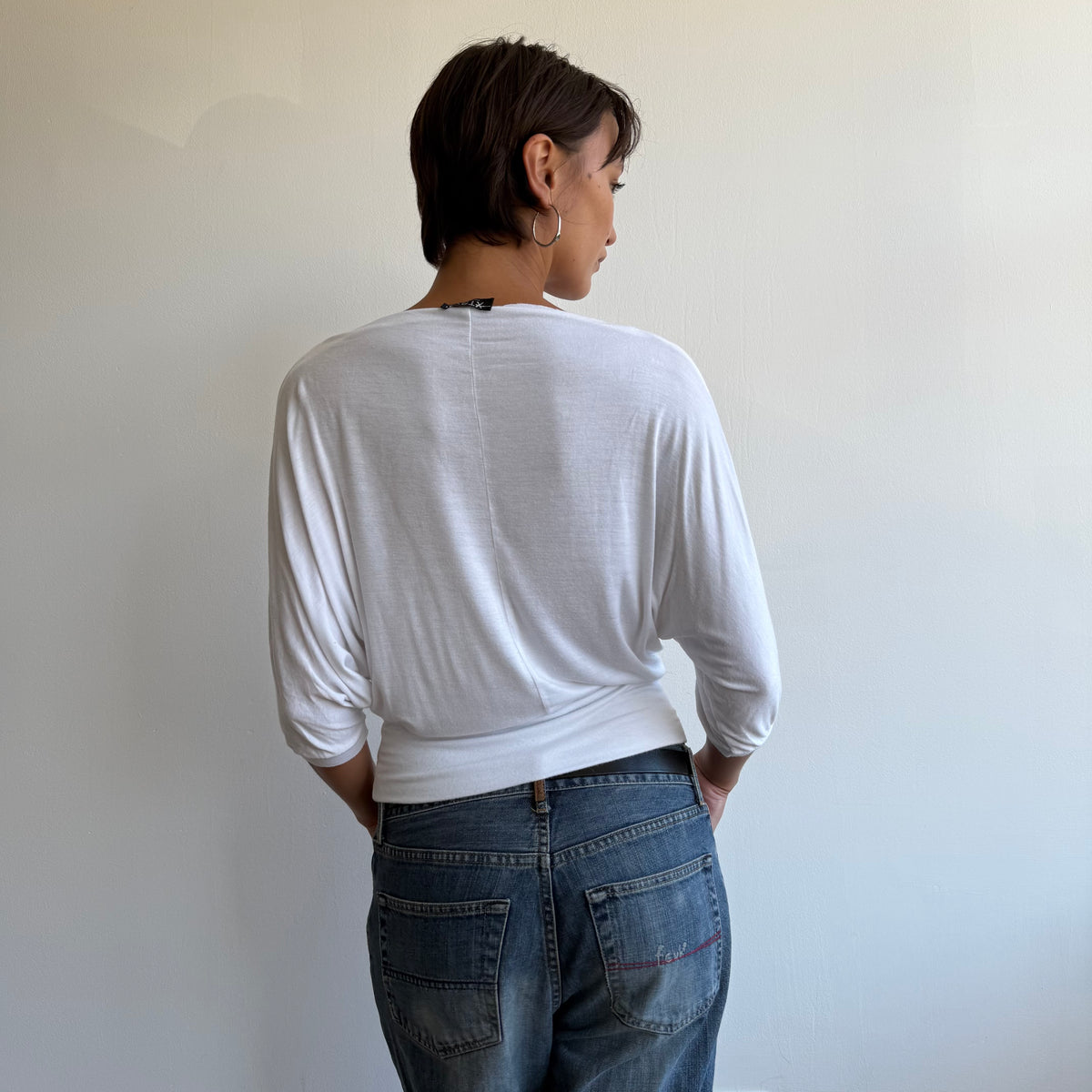 White slouchy batwing top - Size S-M