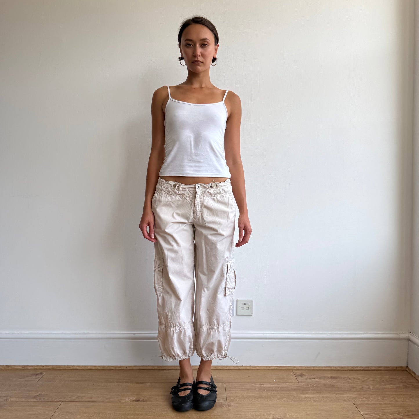 Beige toggle cargo pocket capris - Size S