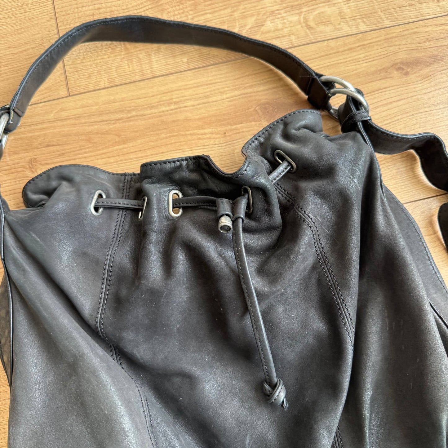 Black leather slouchy handbag - One Size