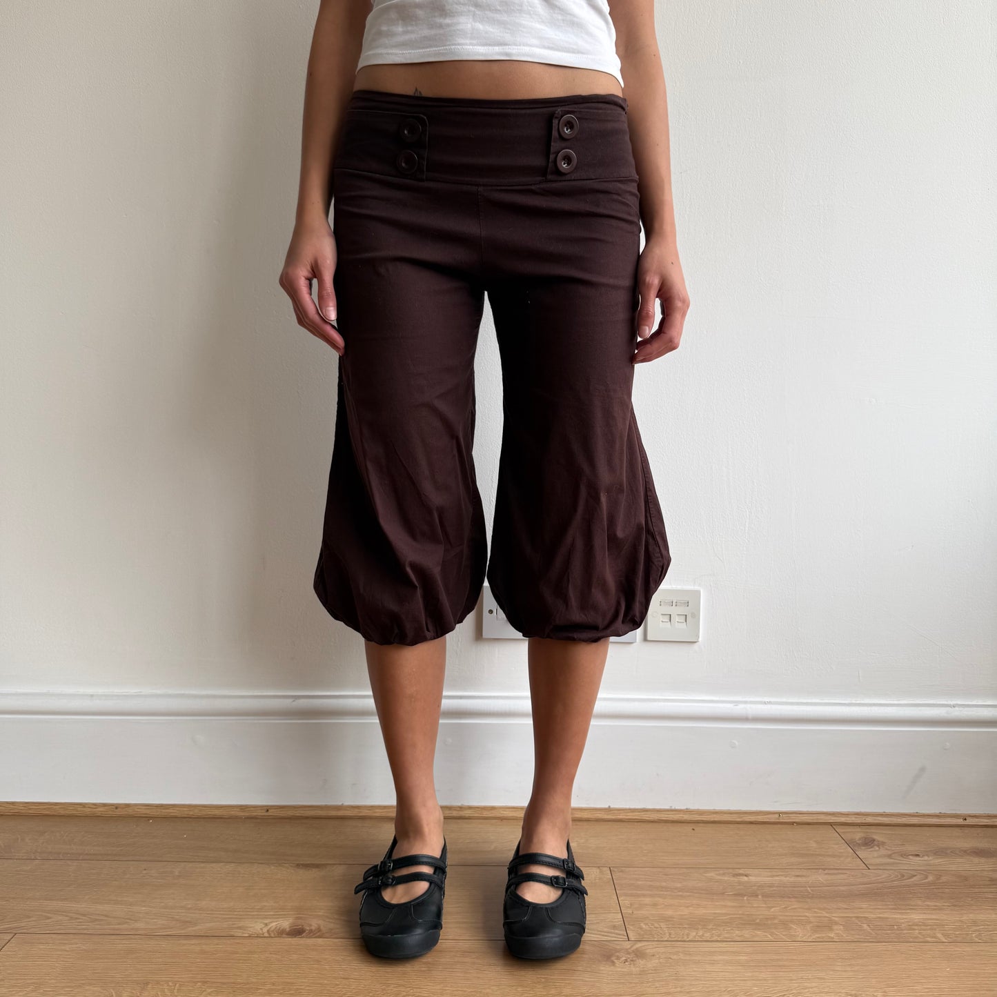 Brown button bubble capris - Size M