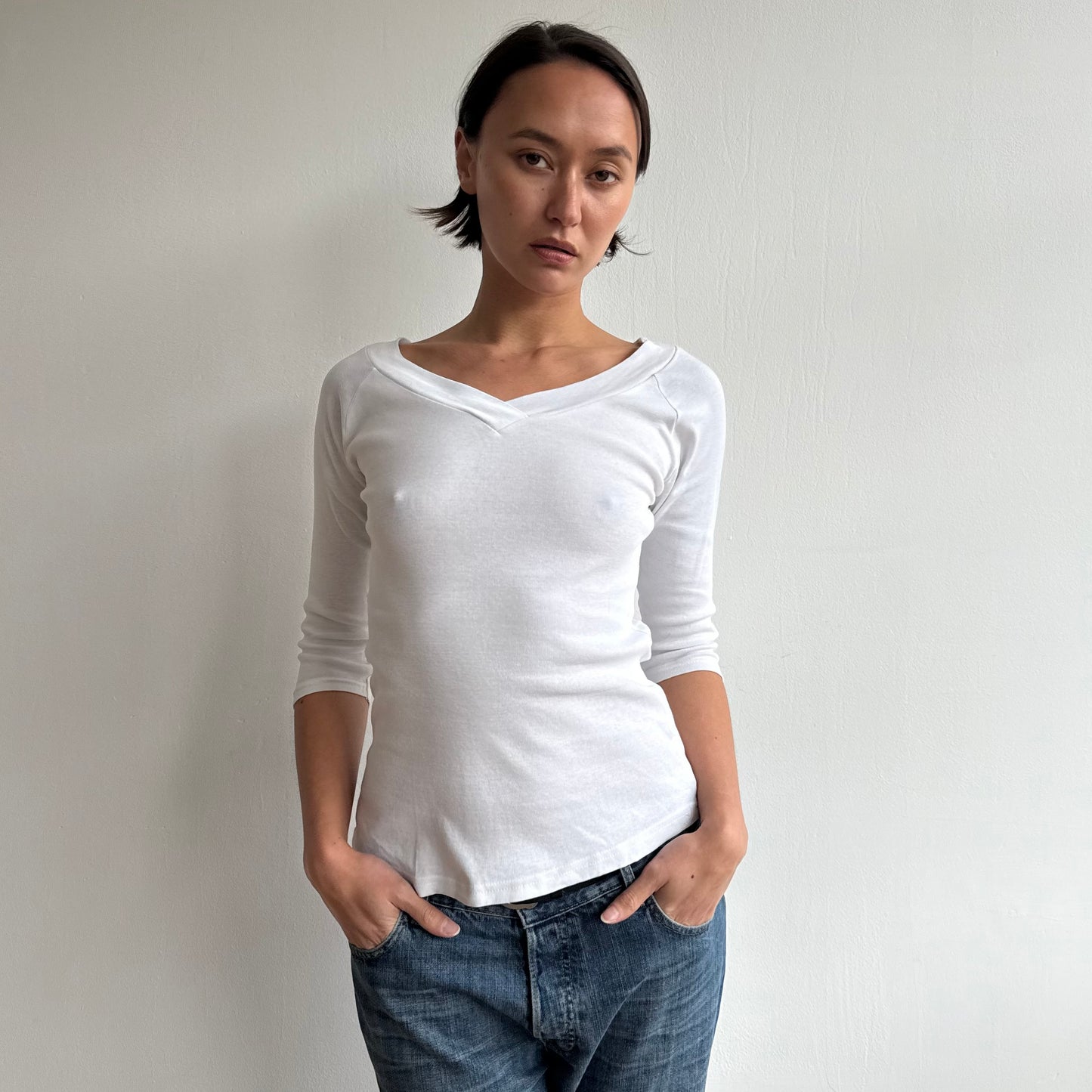 White v-neck 3/4 sleeve top - Size S/M