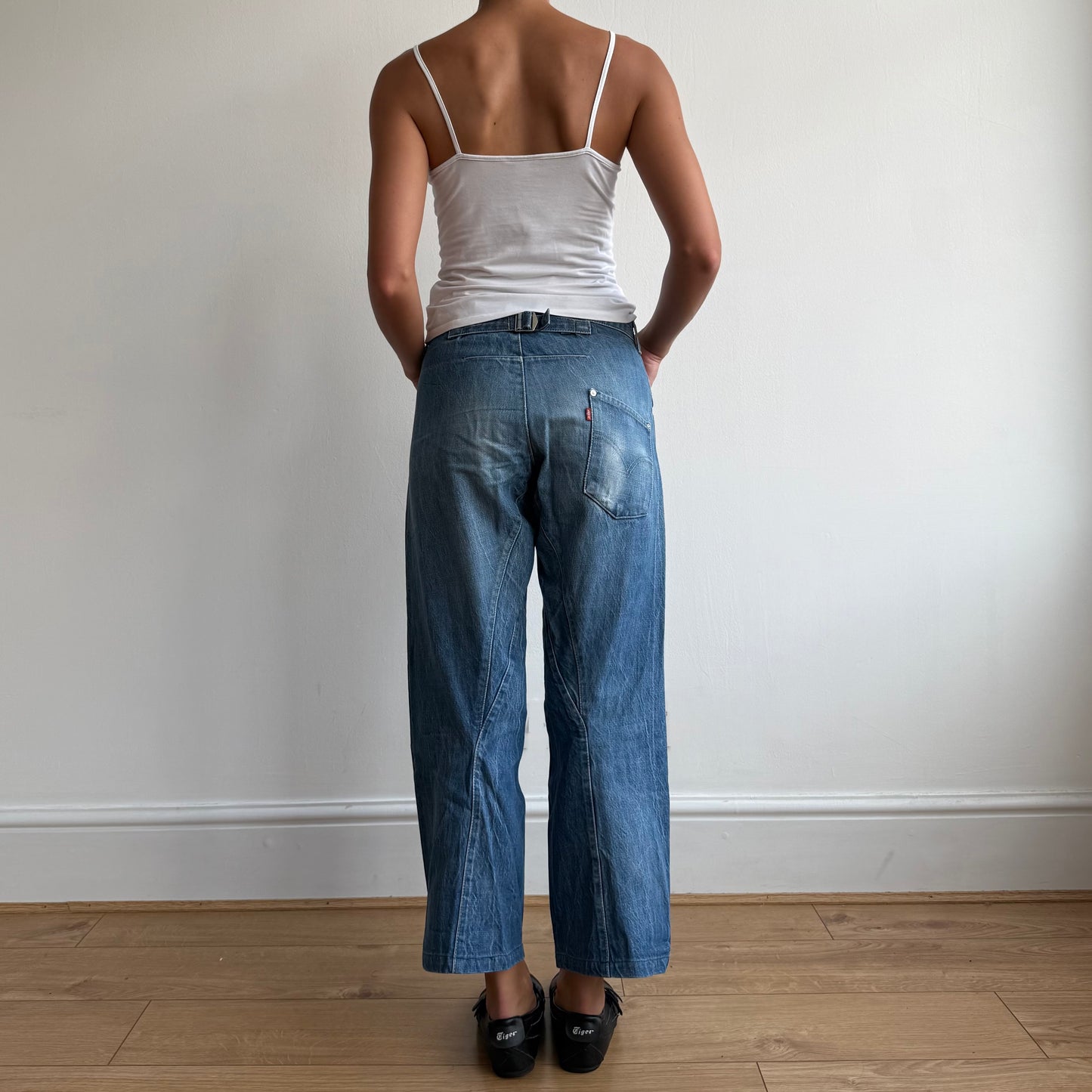 Levi’s Engineered cinch capris - Size 30”
