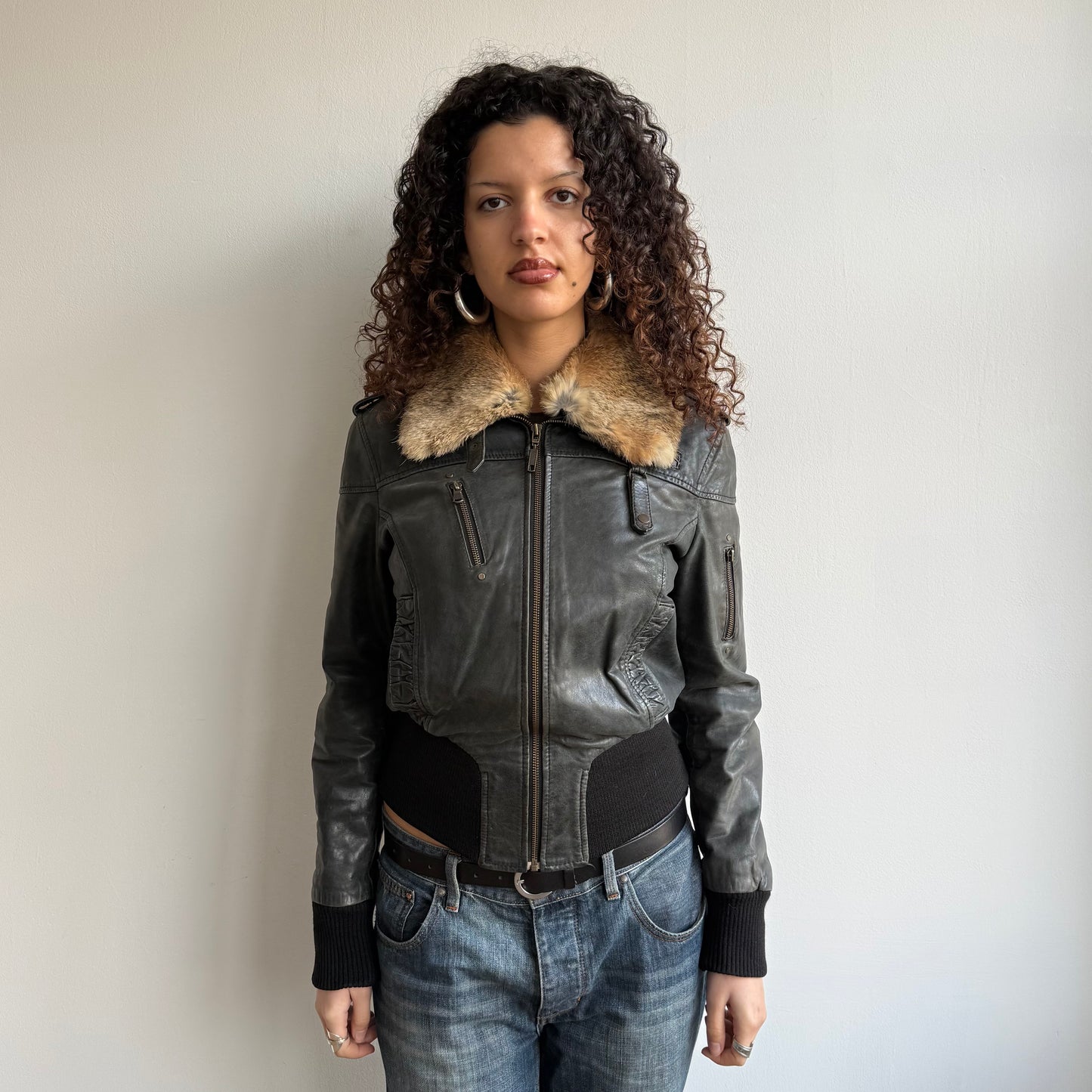 Black bomber with fur collar - Size M