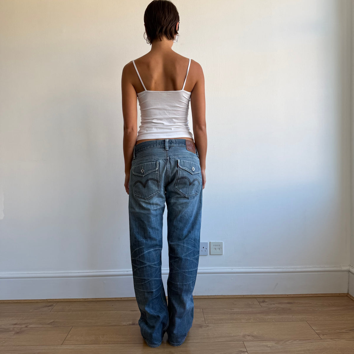 Levi’s ripped knee jeans - Size 33x32