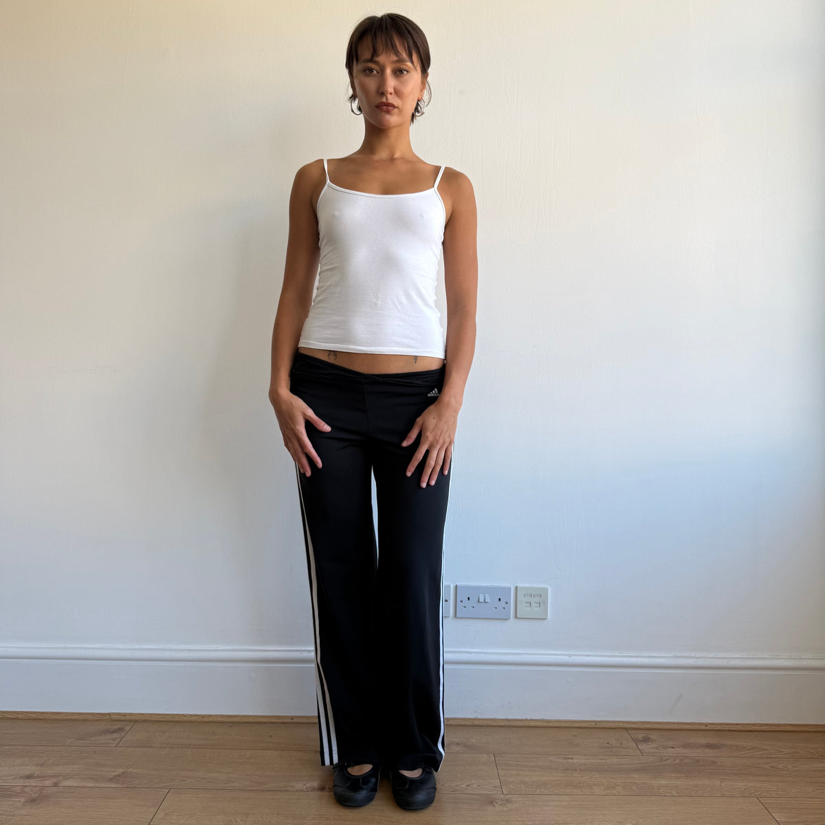 Black v-waist Adidas yoga pants - Size S