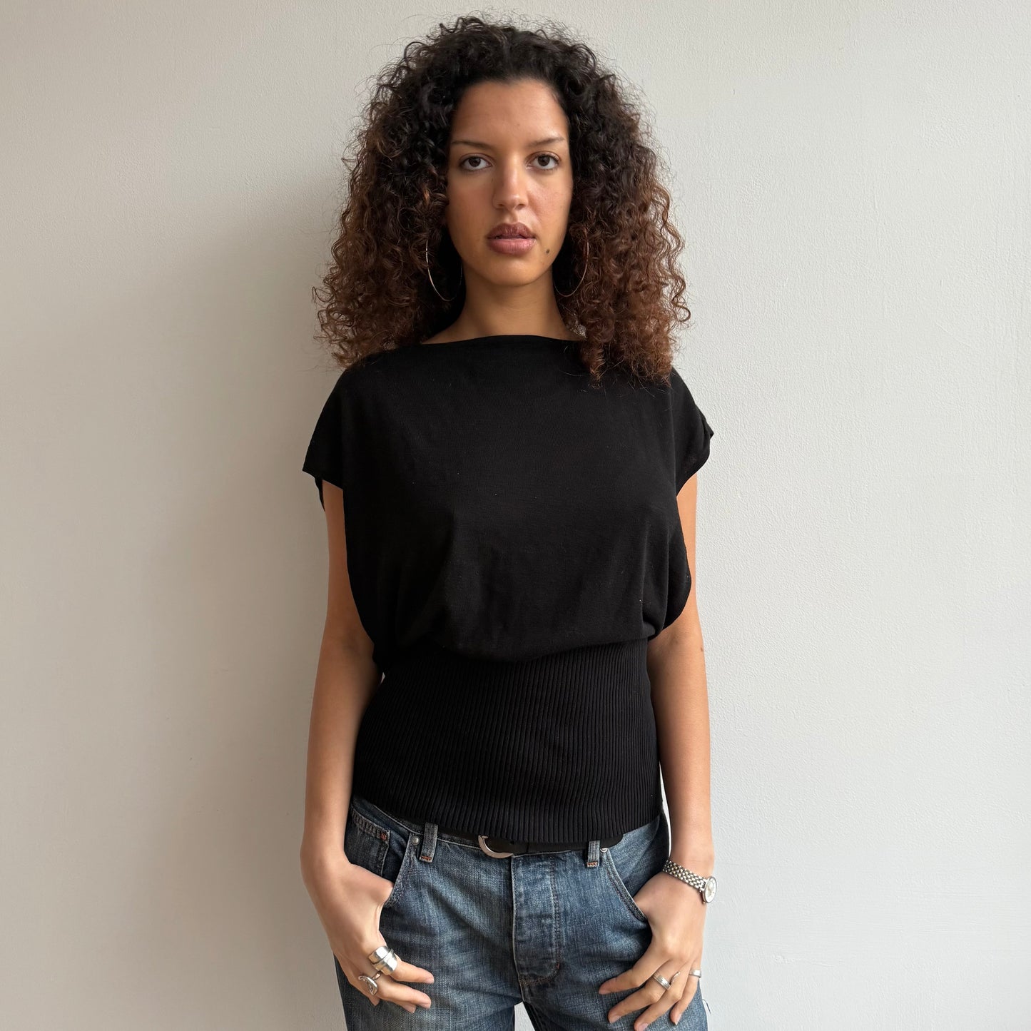 Black short sleeve keyhole knit - Size S/M