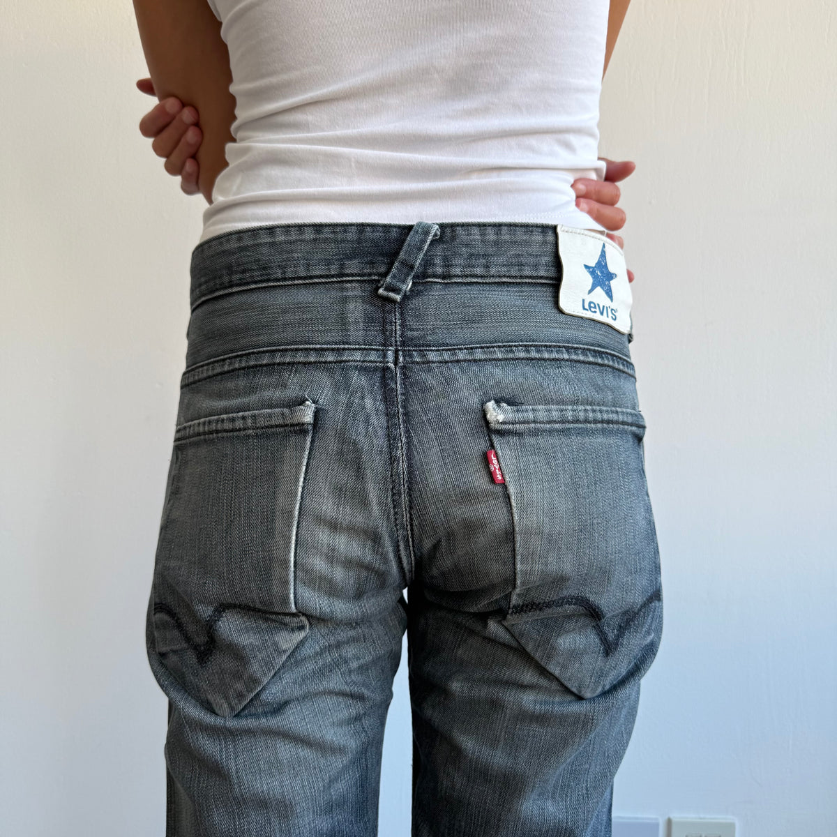 Levi’s dark wash star jeans - Size 31x34