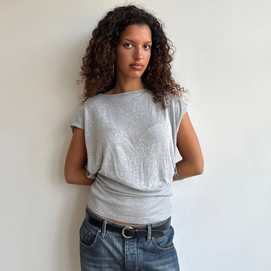 Grey short sleeve open back knit - Size S