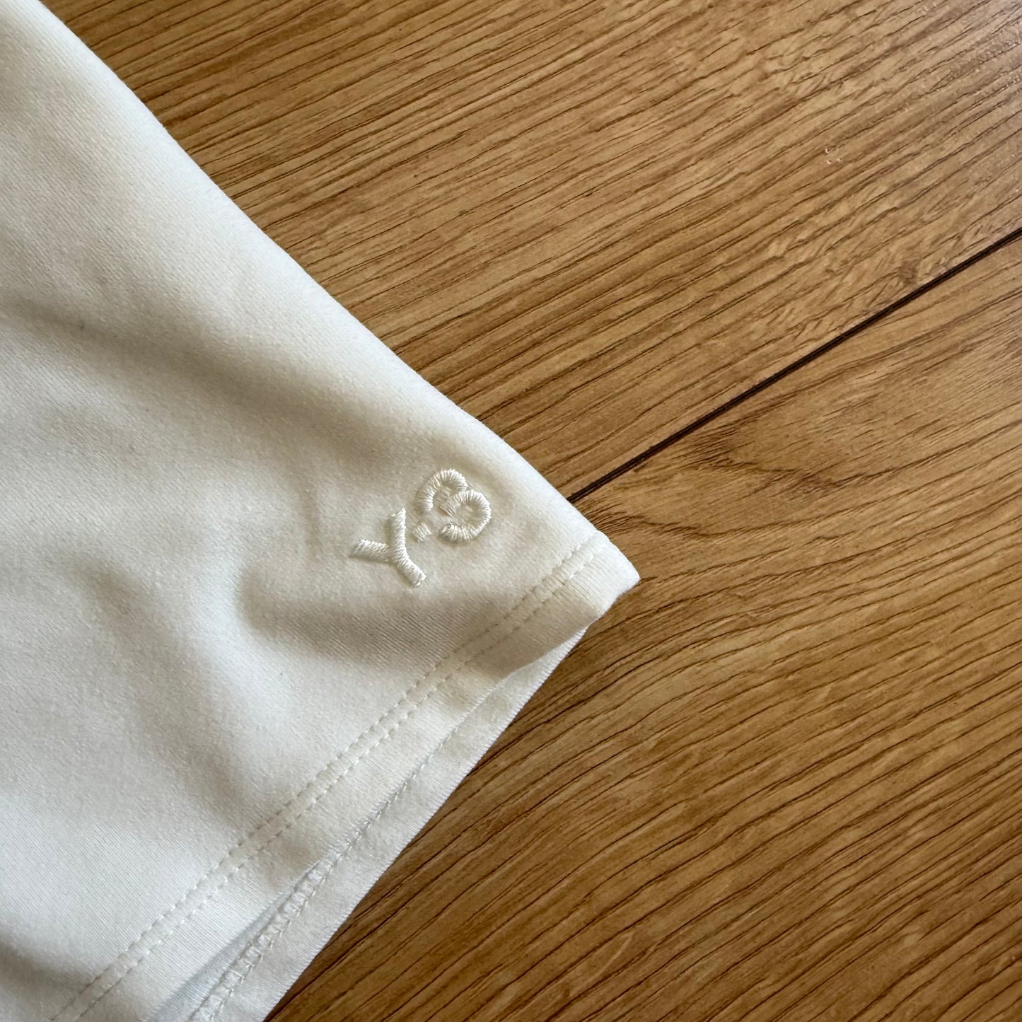 Cream Y-3 Adidas mini shorts - Size XS