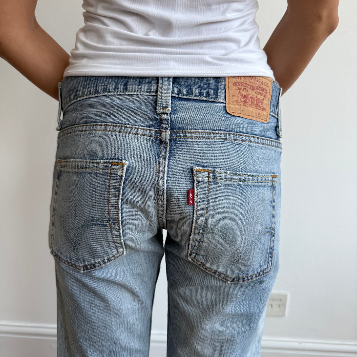Levi’s 512 light wash bootcut jeans - Size 30x32”