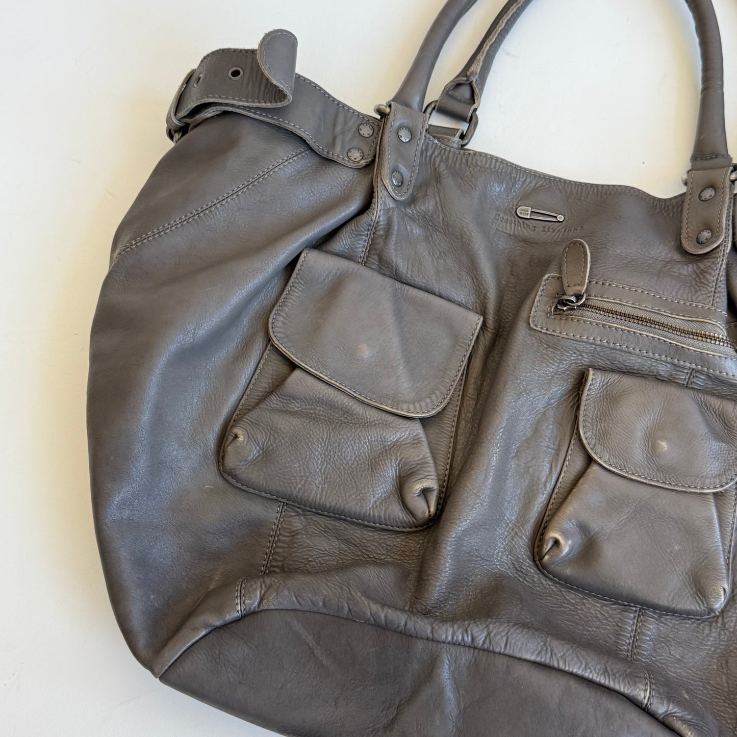 Grey leather buckle bag - One Size